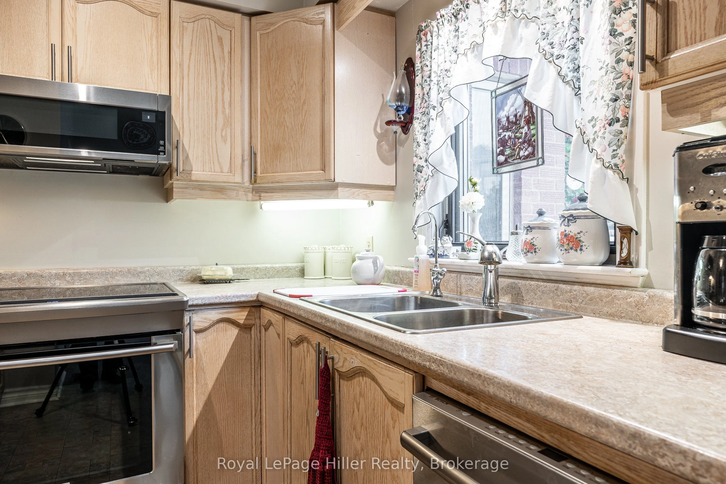 300 John Street S, #8