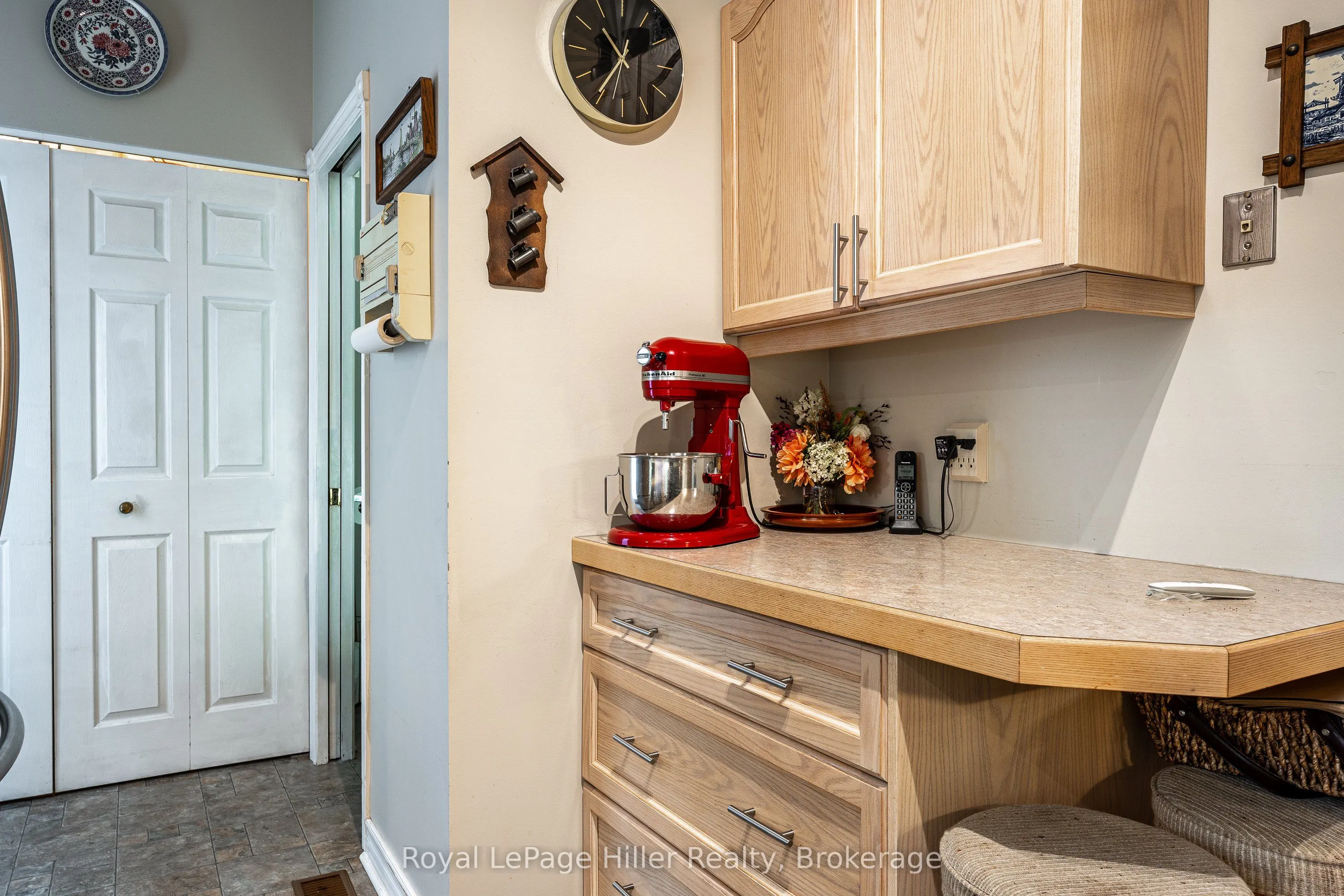 300 John Street S, #8
