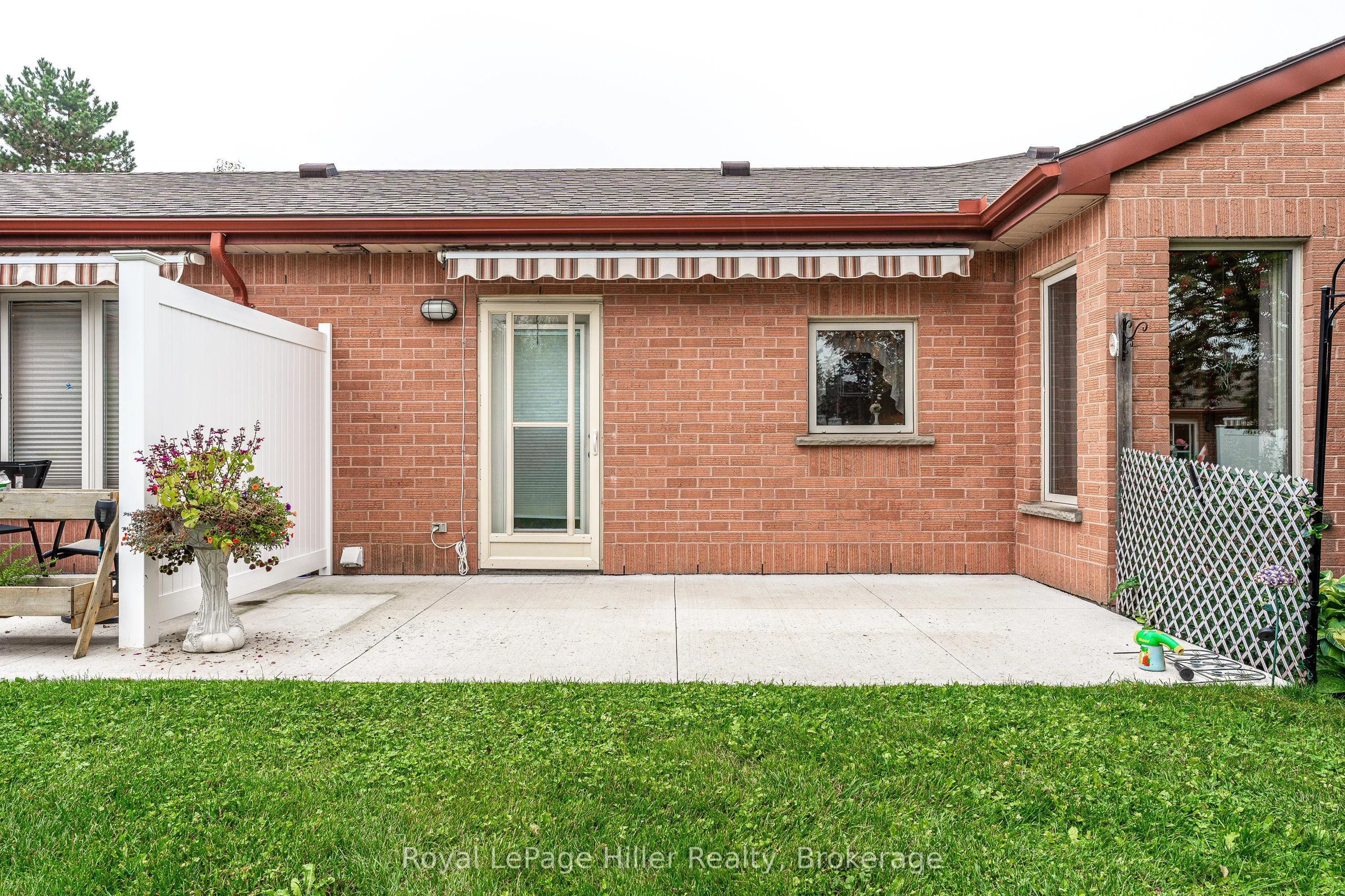 300 John Street S, #8