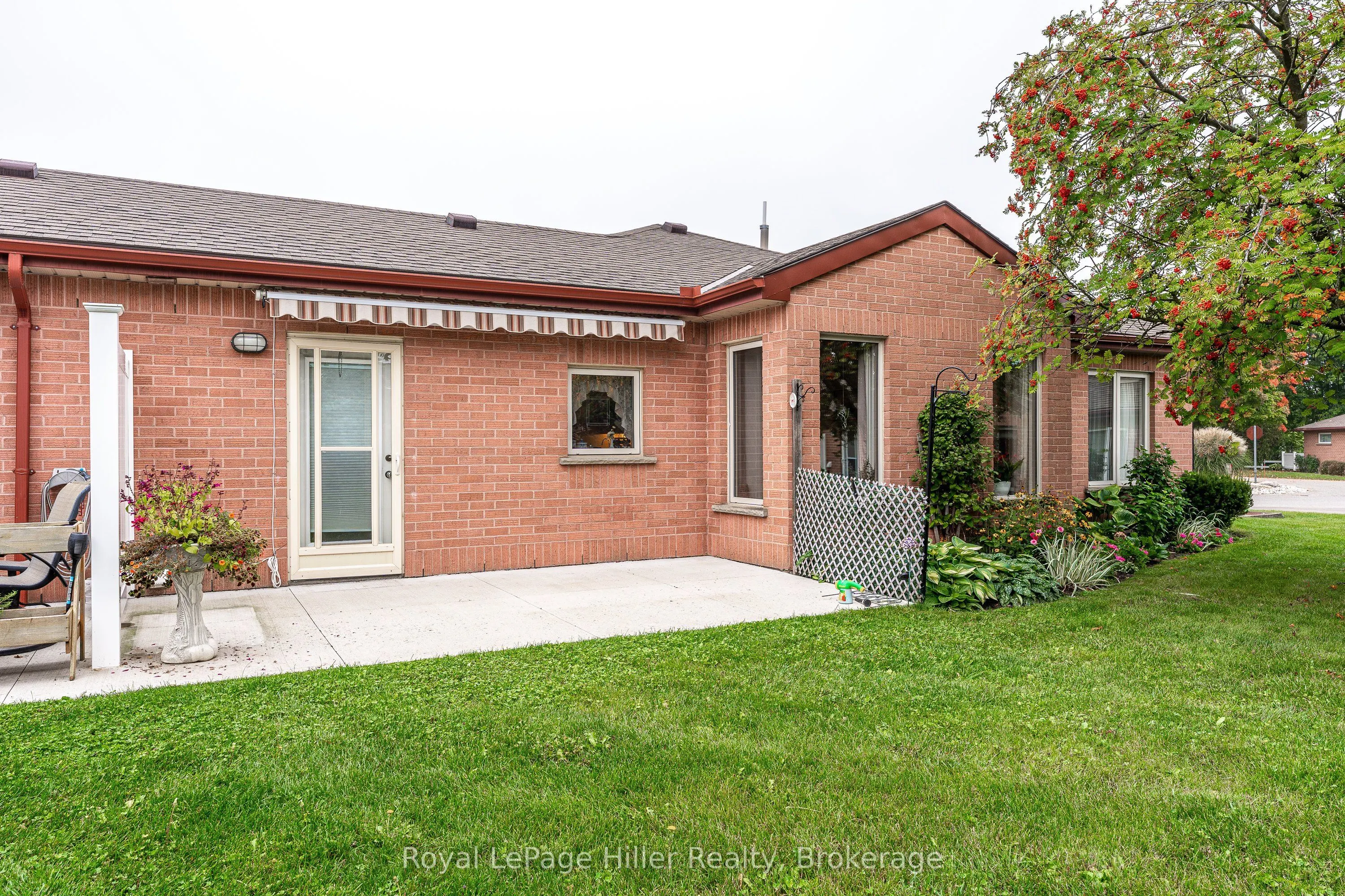 300 John Street S, #8