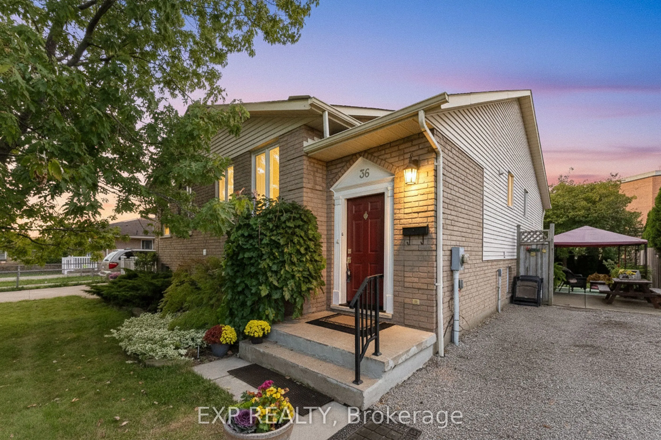 36 Vintage Crescent