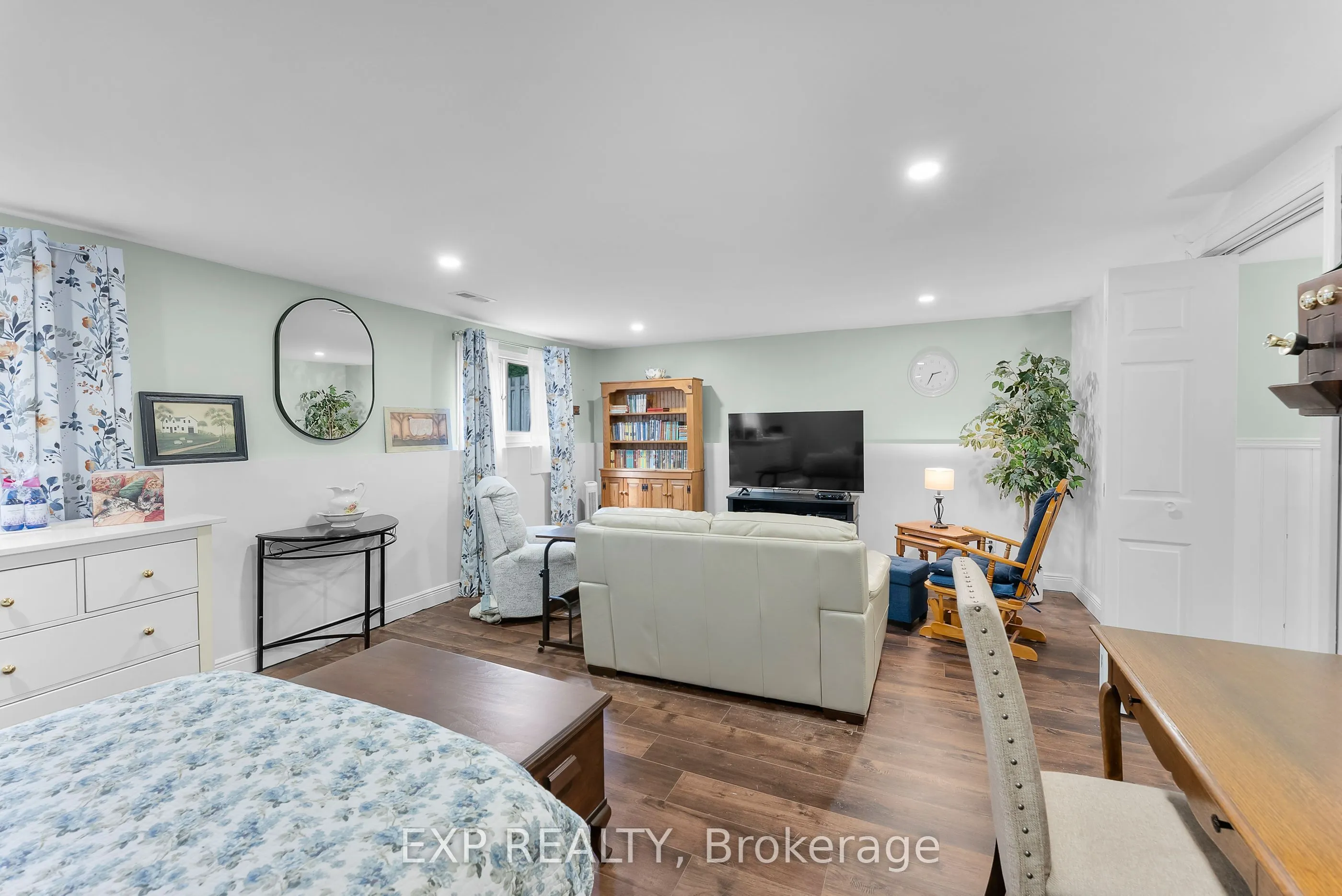 36 Vintage Crescent