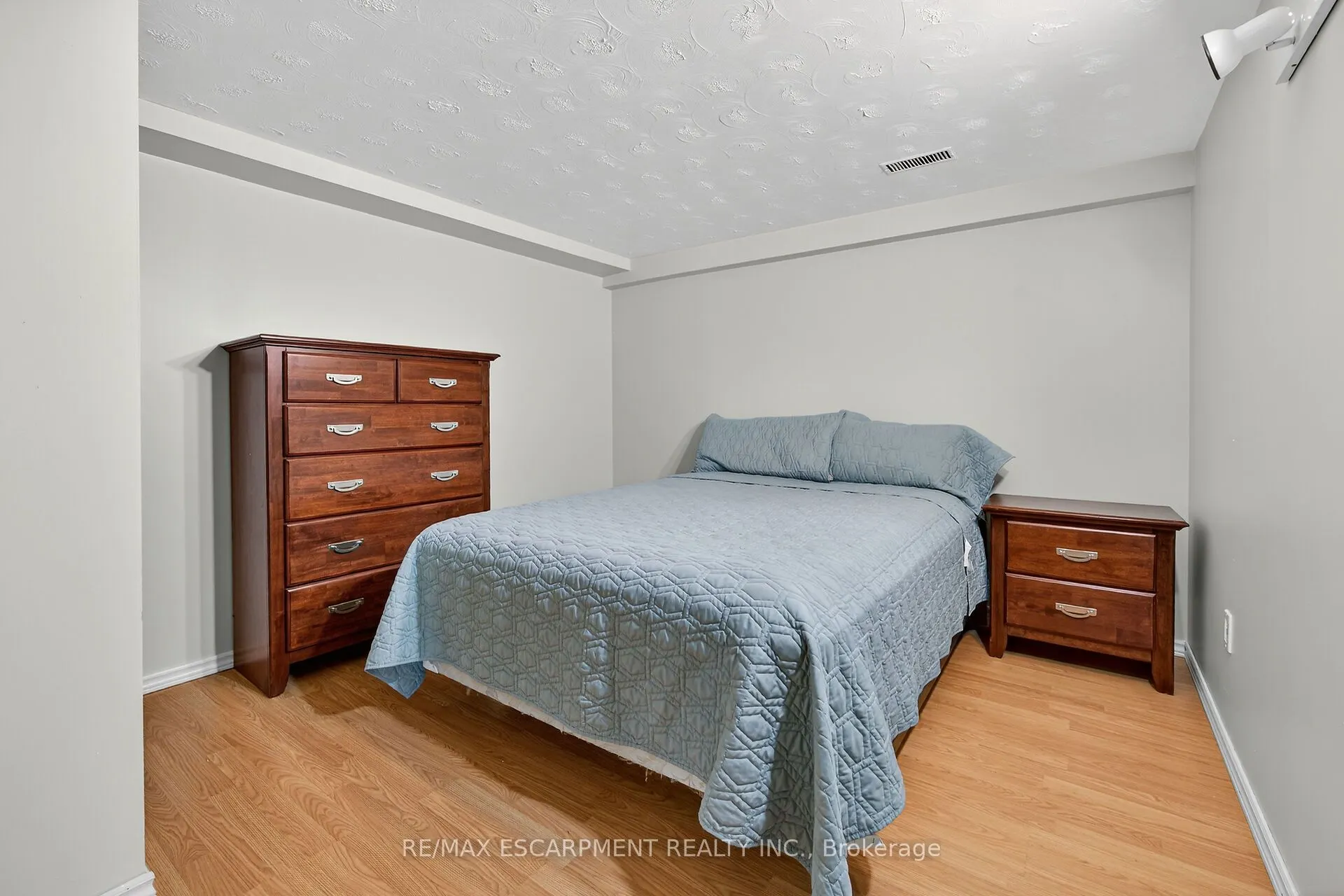 2320 HENDERSHOT Road