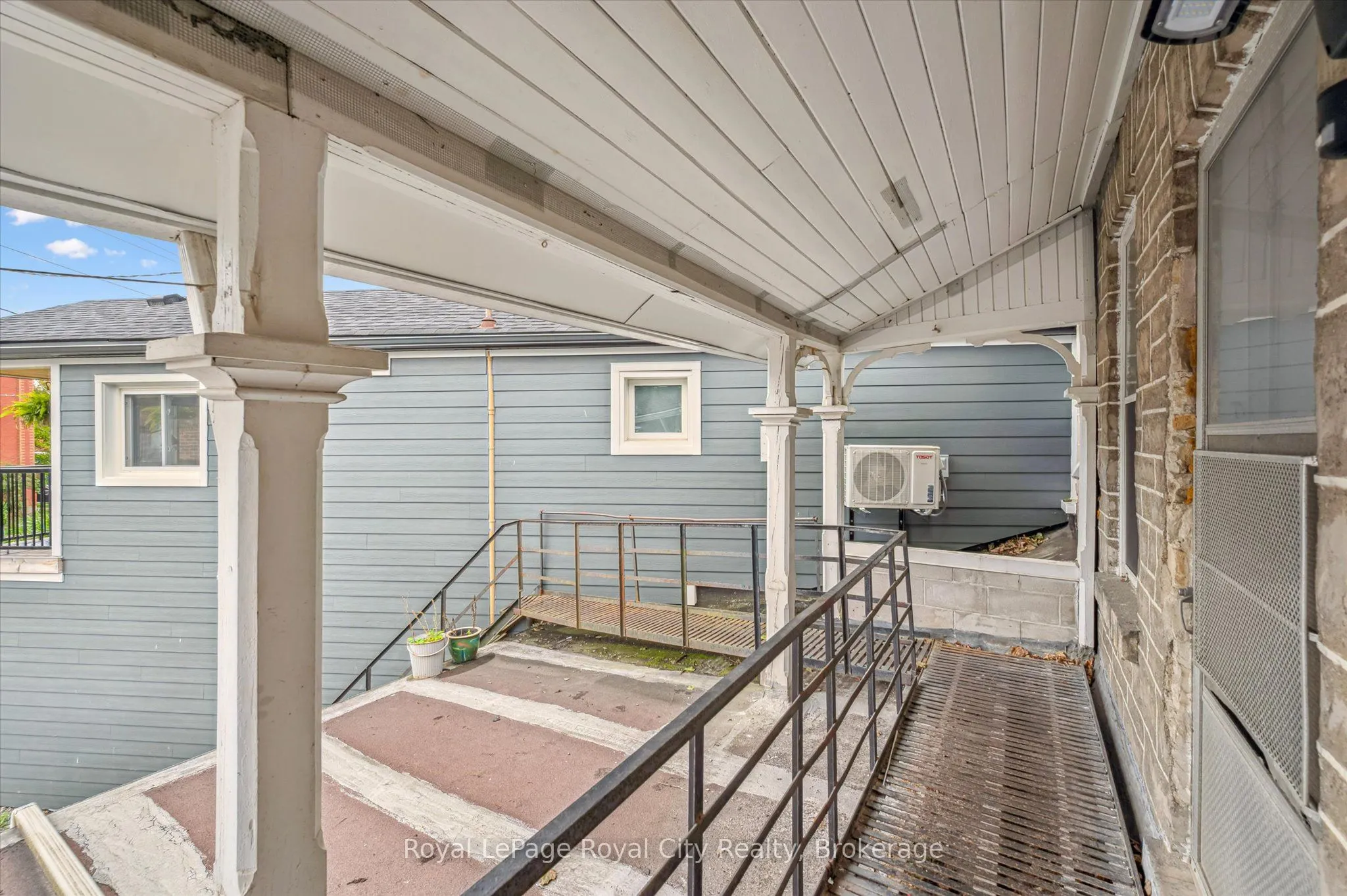 131 Metcalfe Street, #A