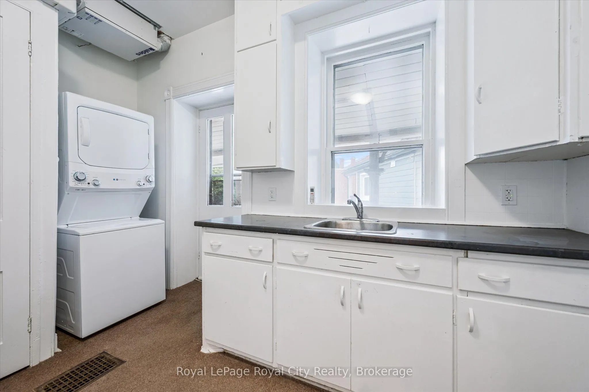 131 Metcalfe Street, #A