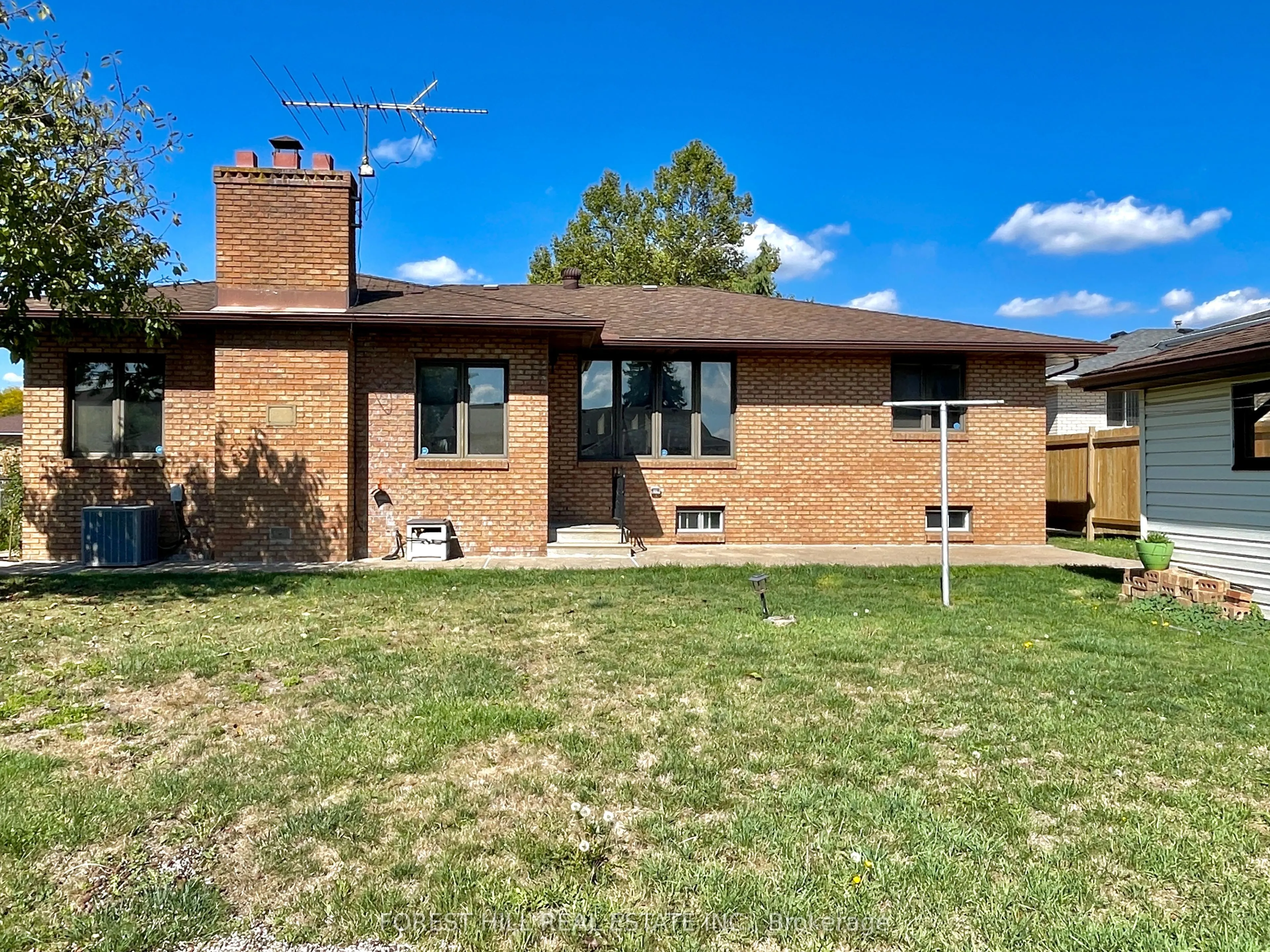 2755 Lionel Drive