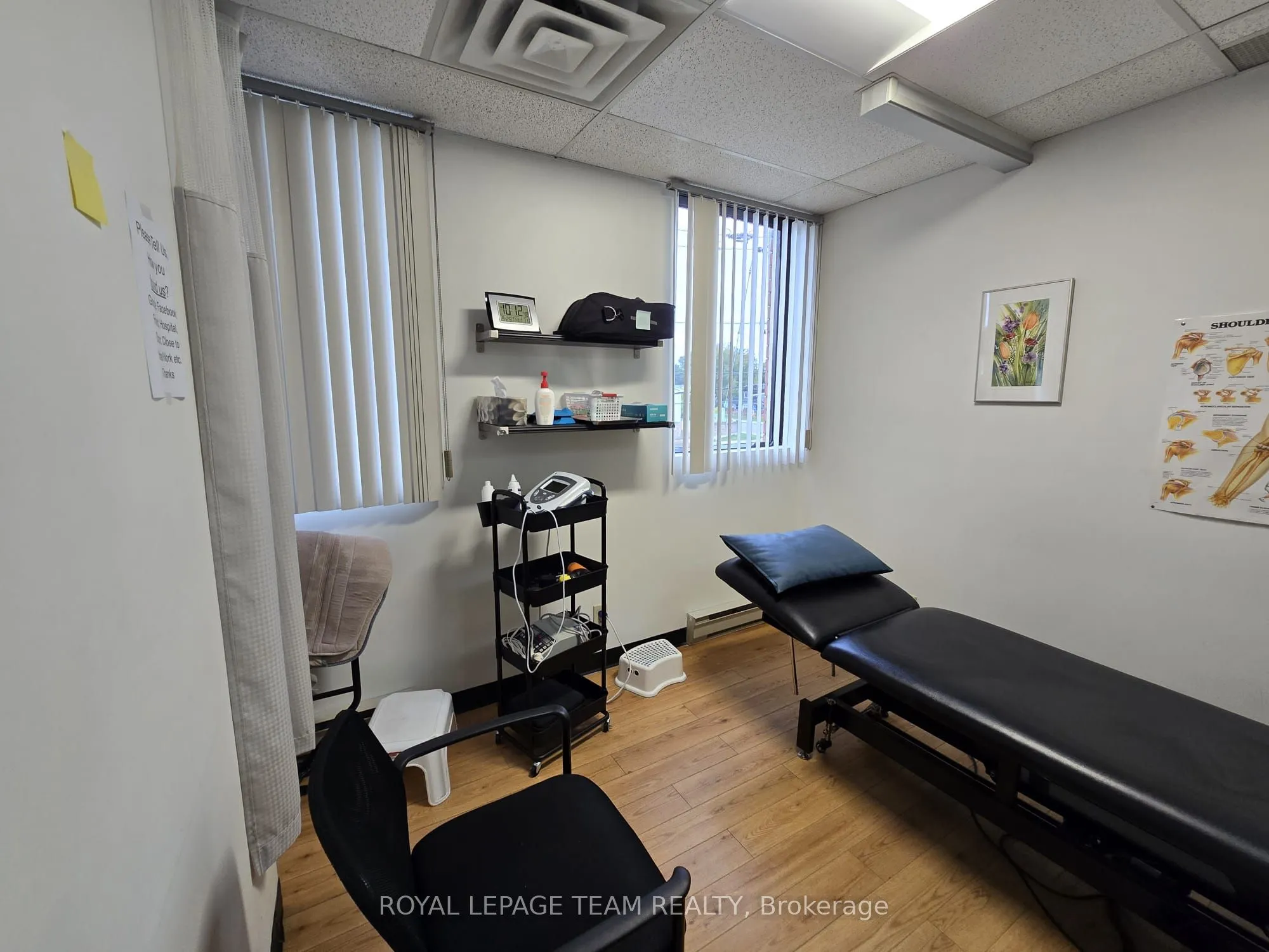 1637 WOODROFFE Avenue, #203