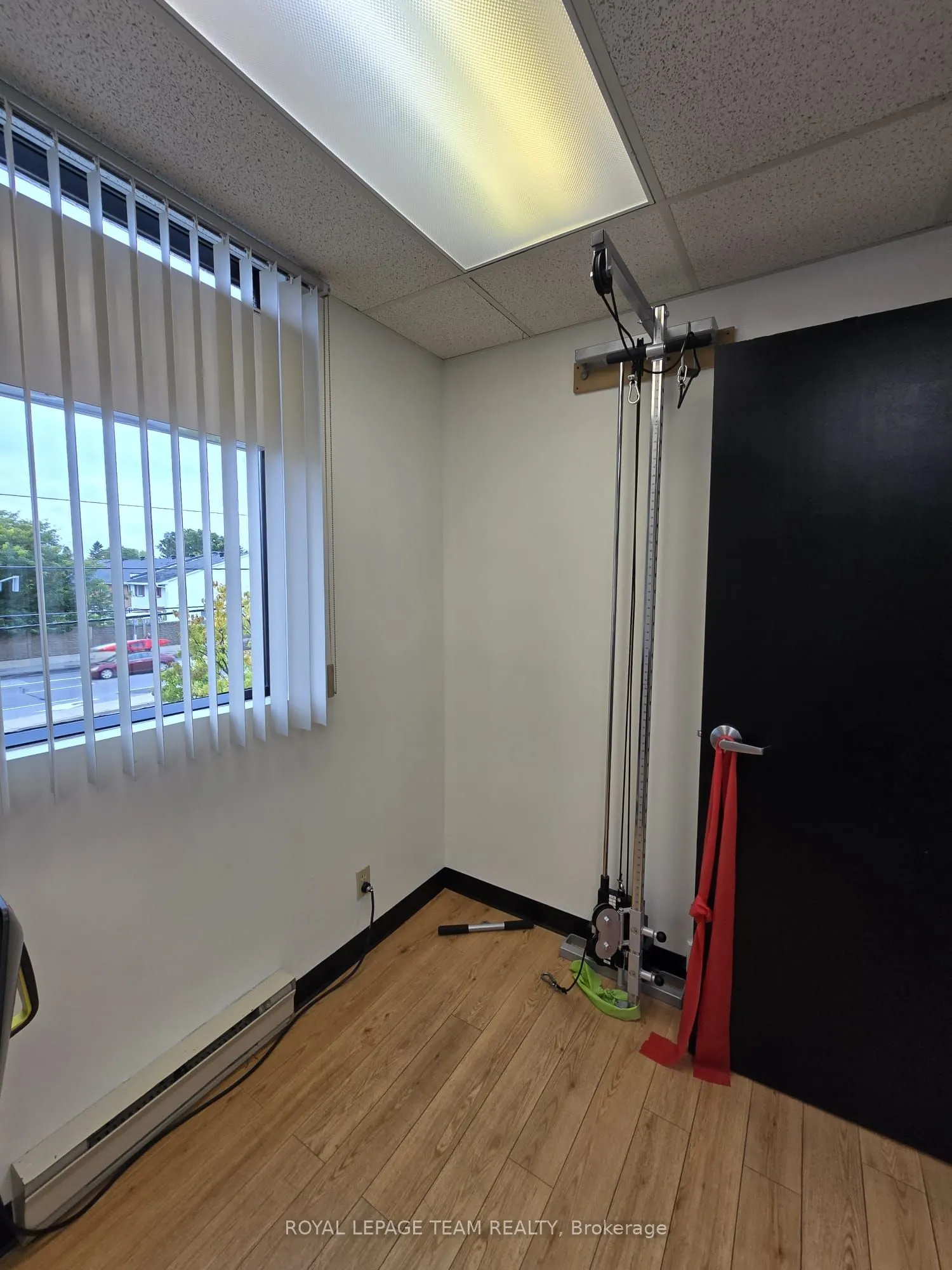 1637 WOODROFFE Avenue, #203
