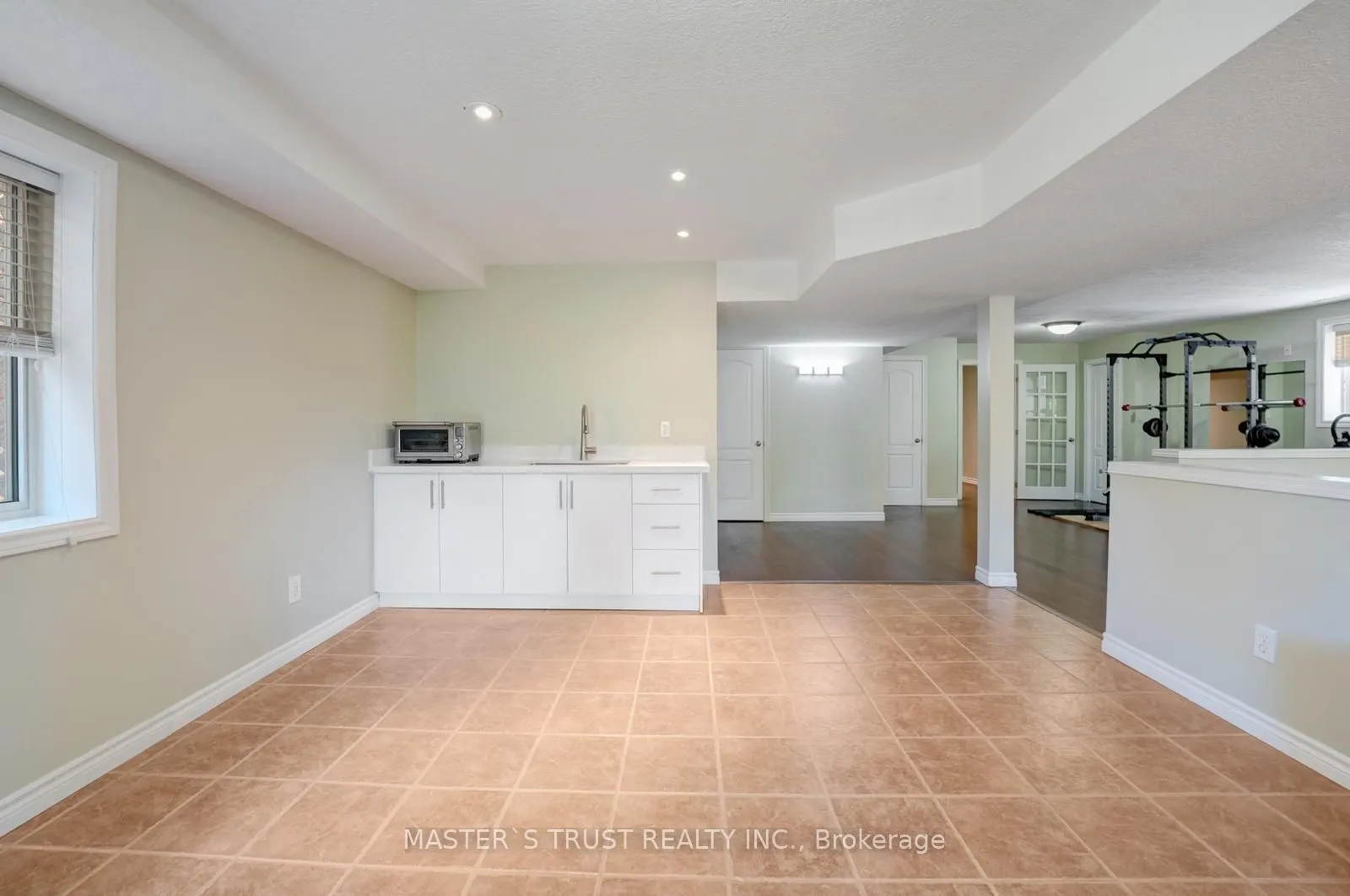 5 Howden Crescent
