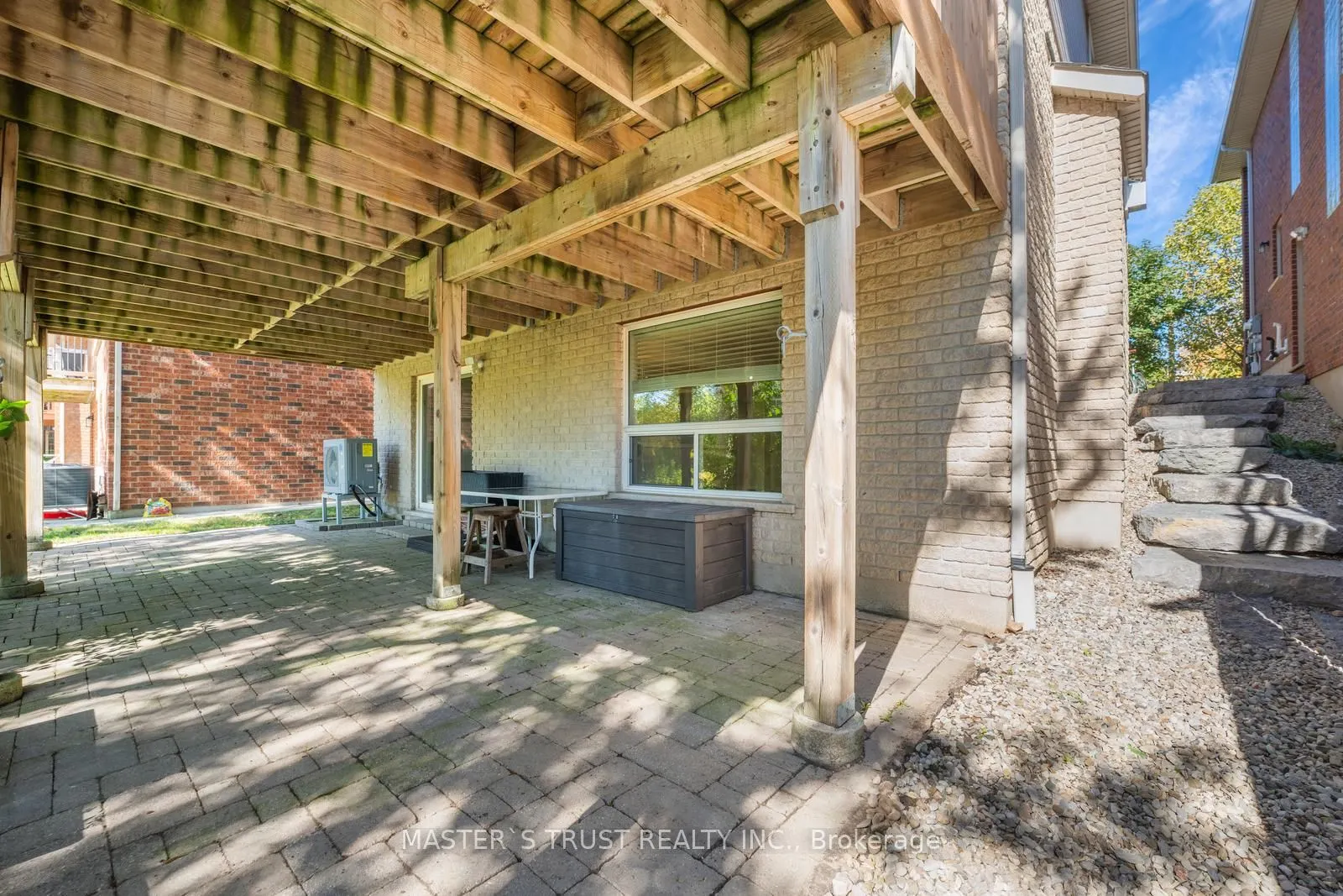5 Howden Crescent