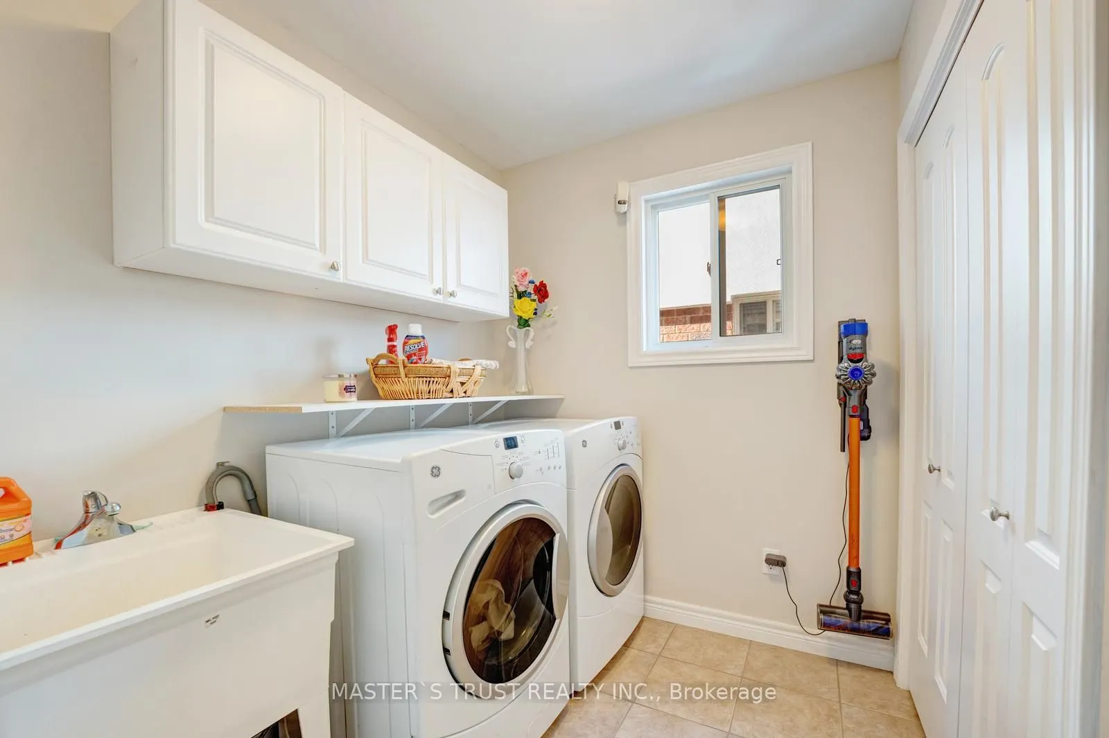 5 Howden Crescent