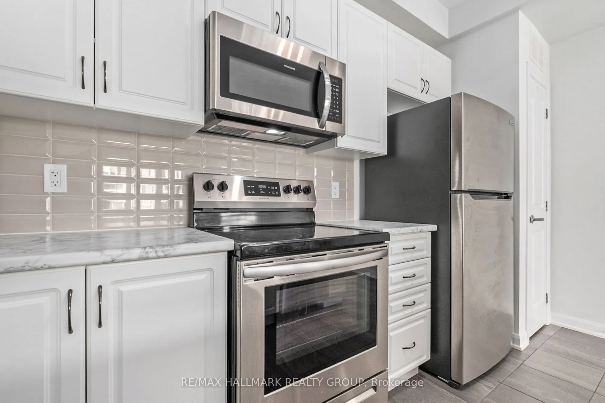907 LIXNAW Court