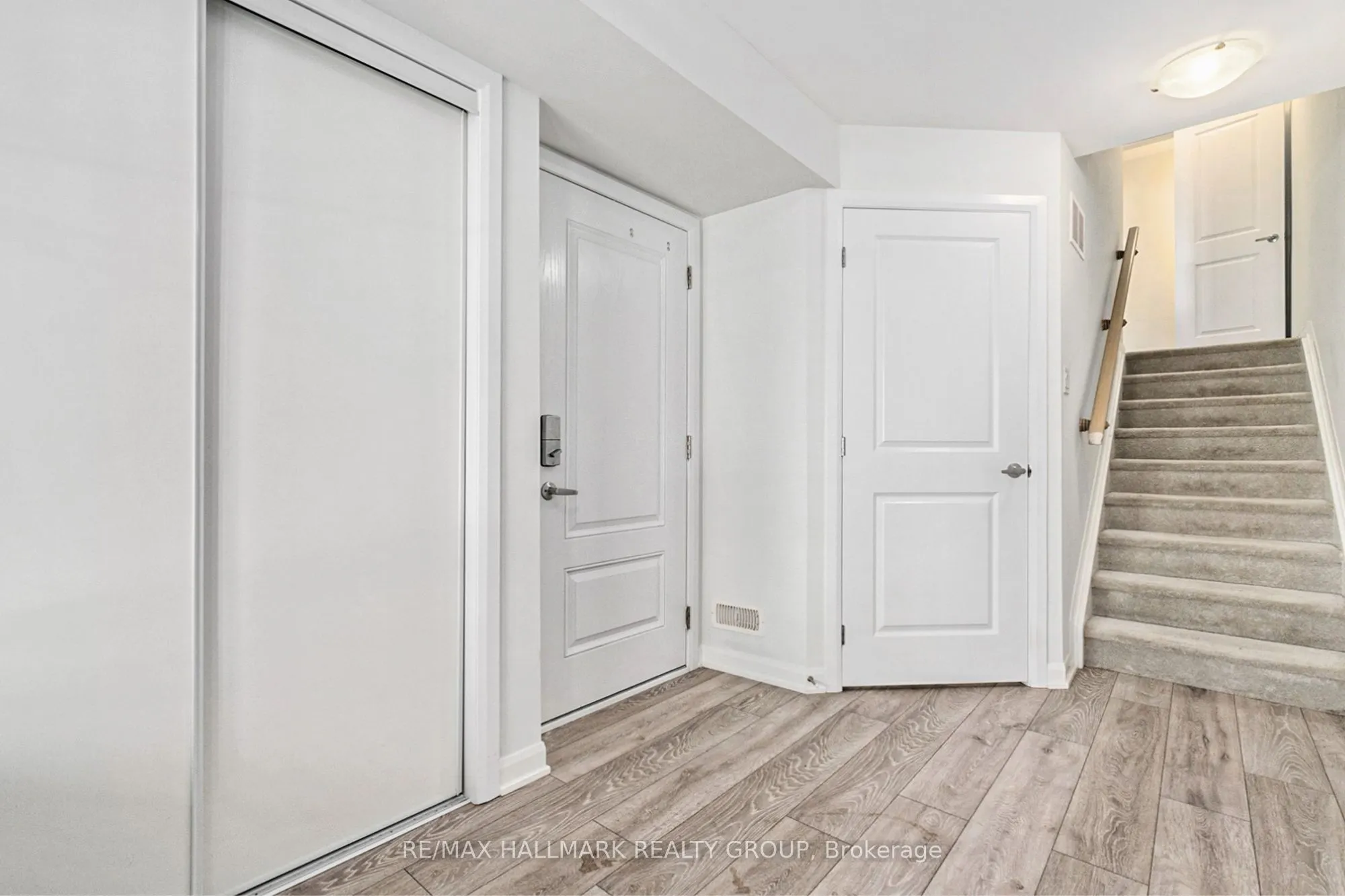 907 LIXNAW Court