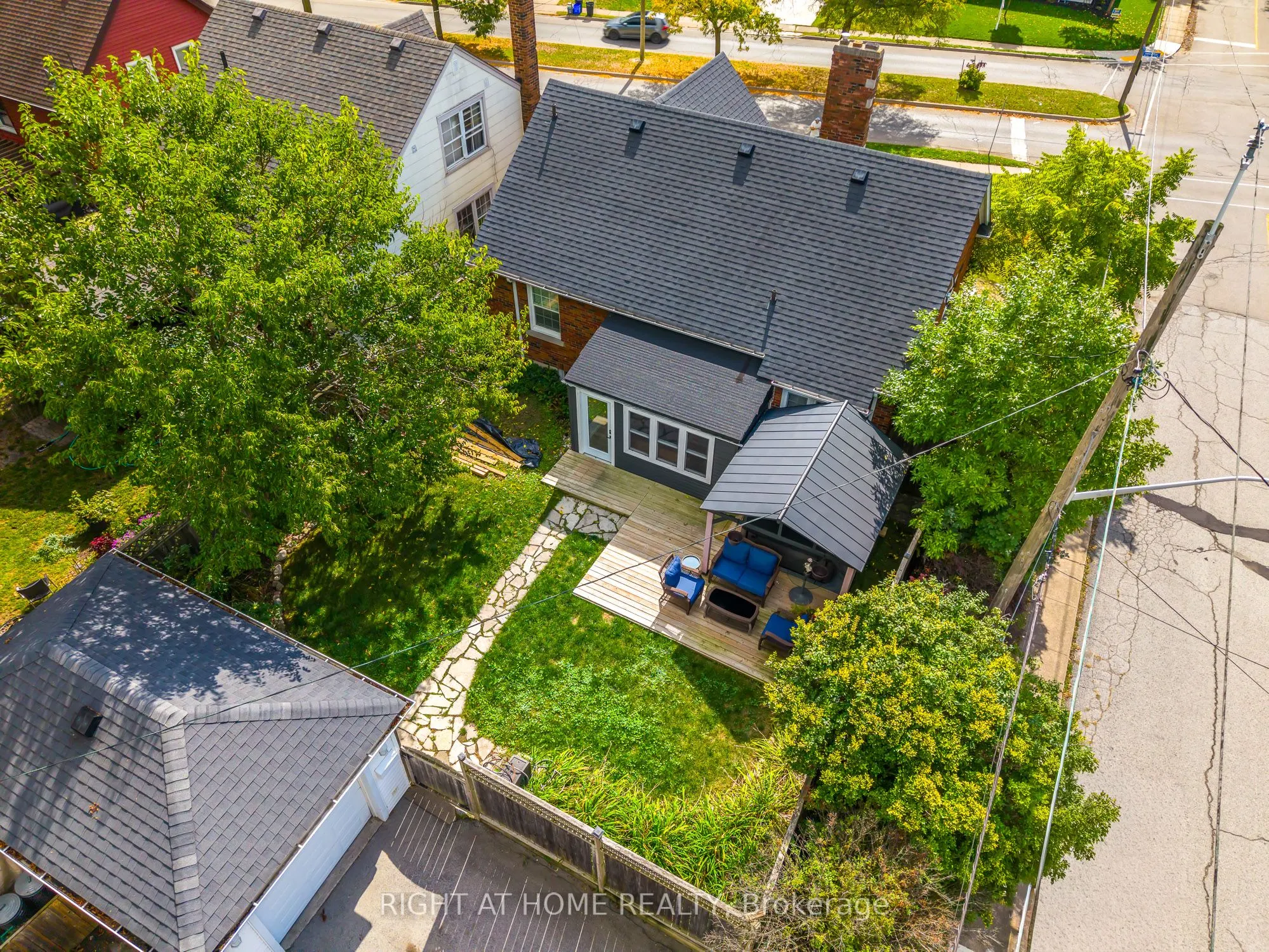 5201 Valley Way