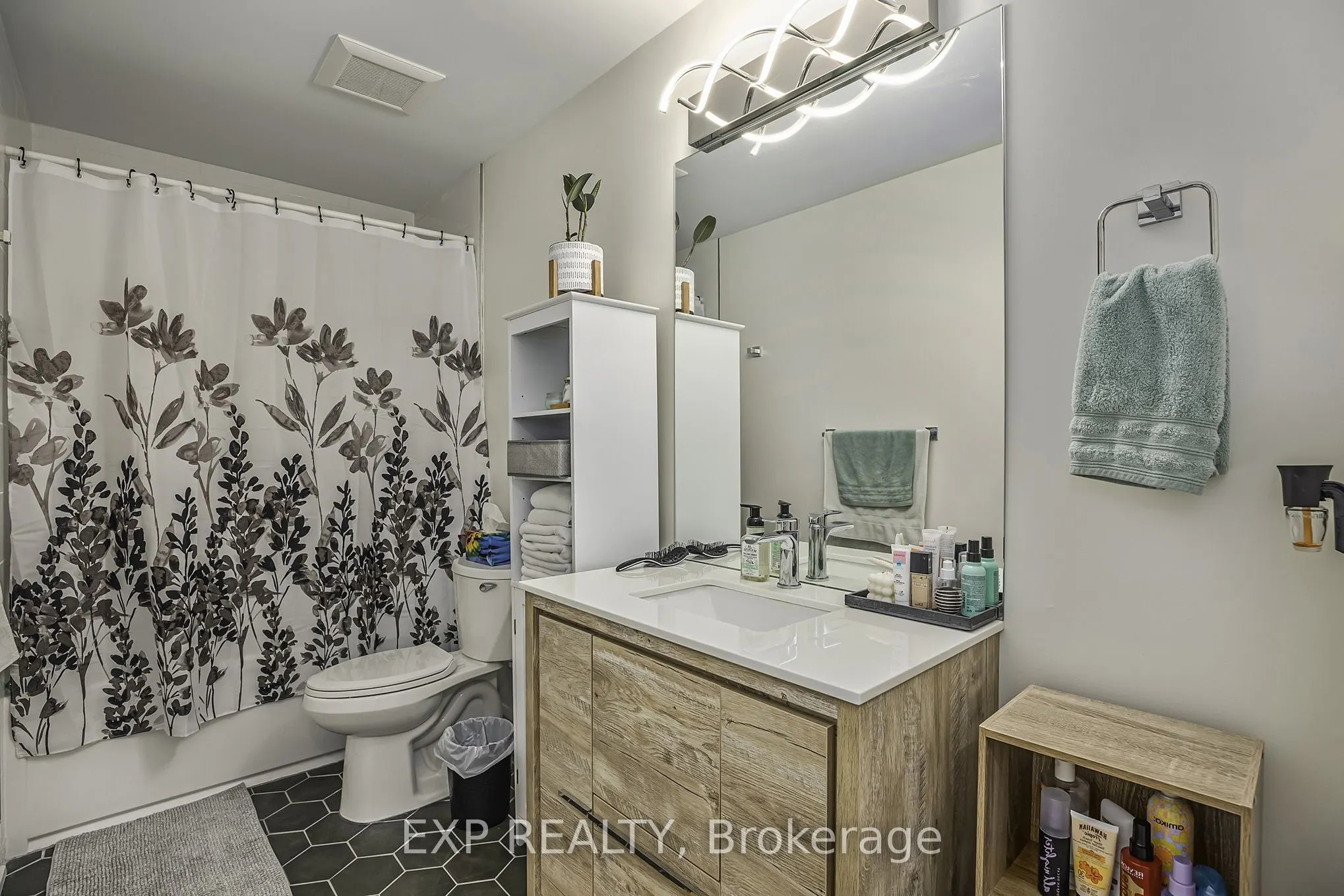 527 Broadhead Avenue, #B