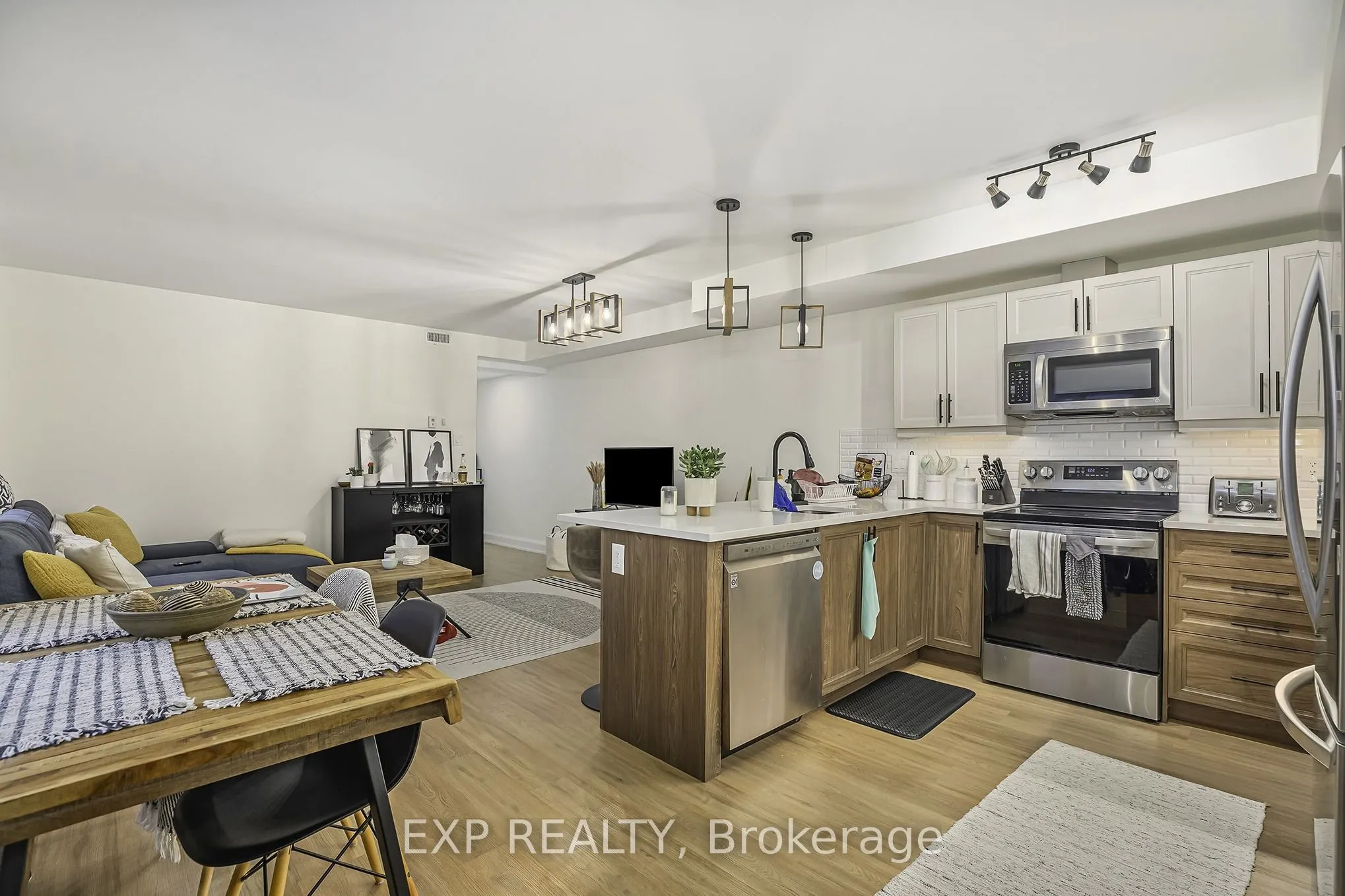 527 Broadhead Avenue, #B