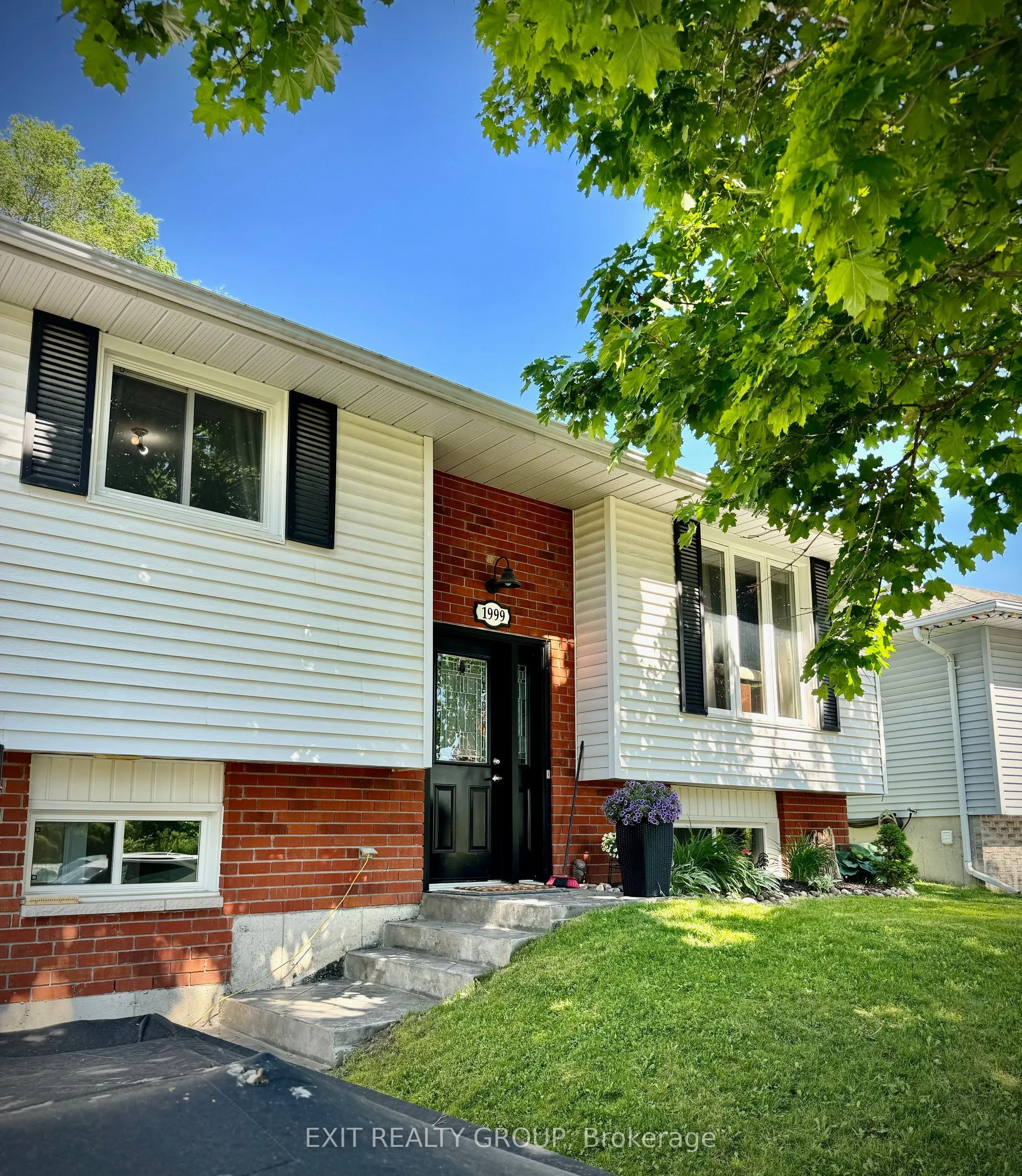 1999 Glenmead Road