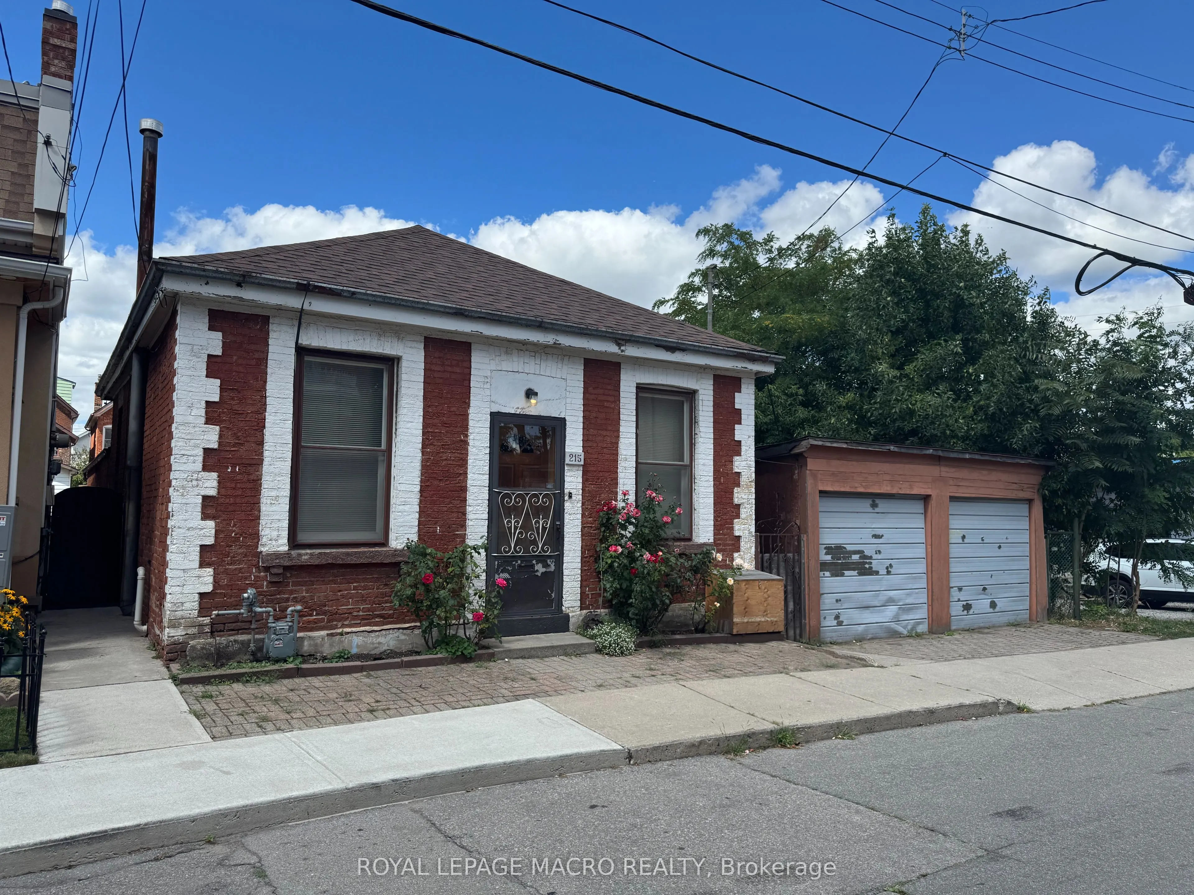 215 Ray Street N