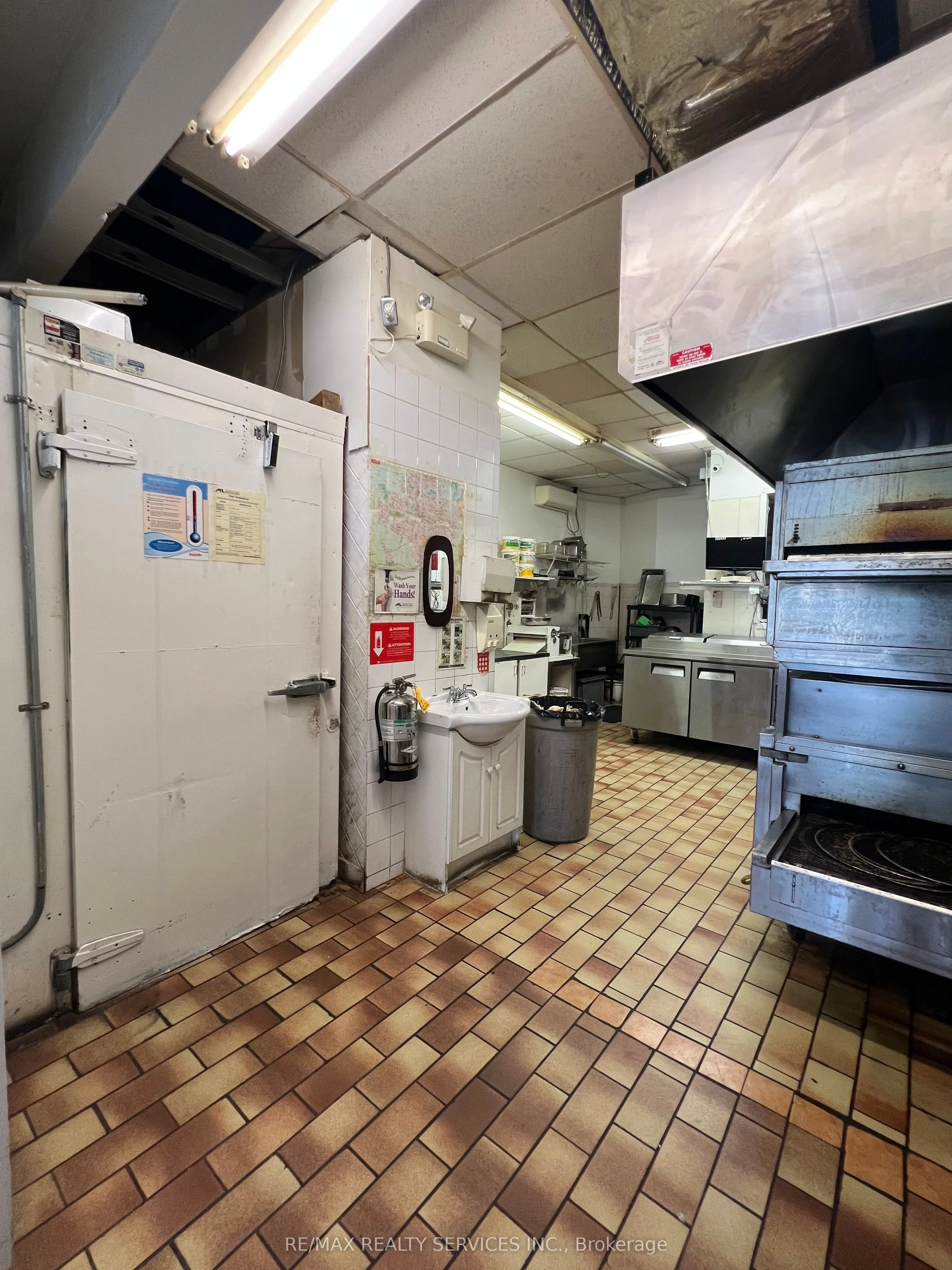 243 Wharncliffe Road N
