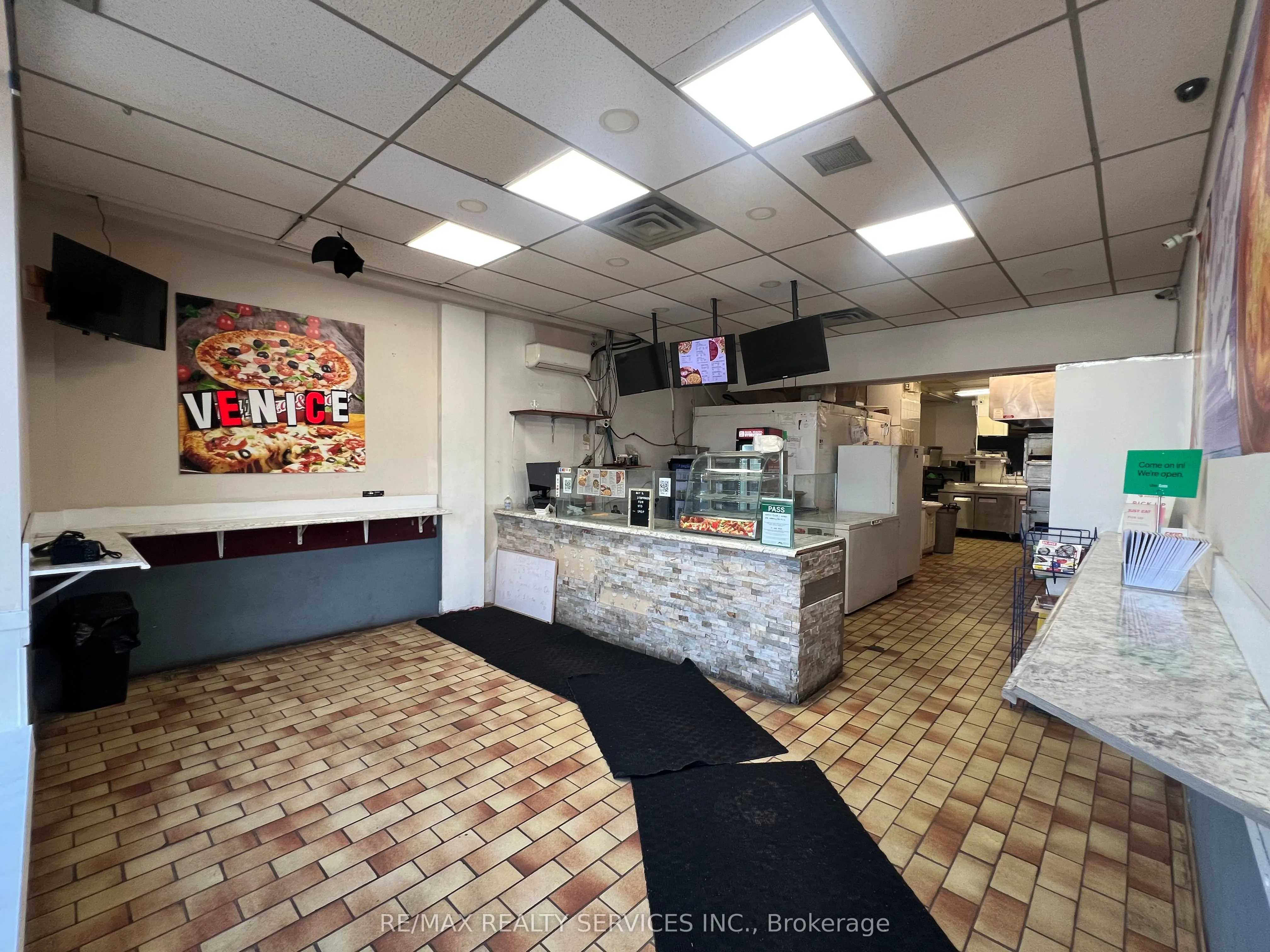 243 Wharncliffe Road N