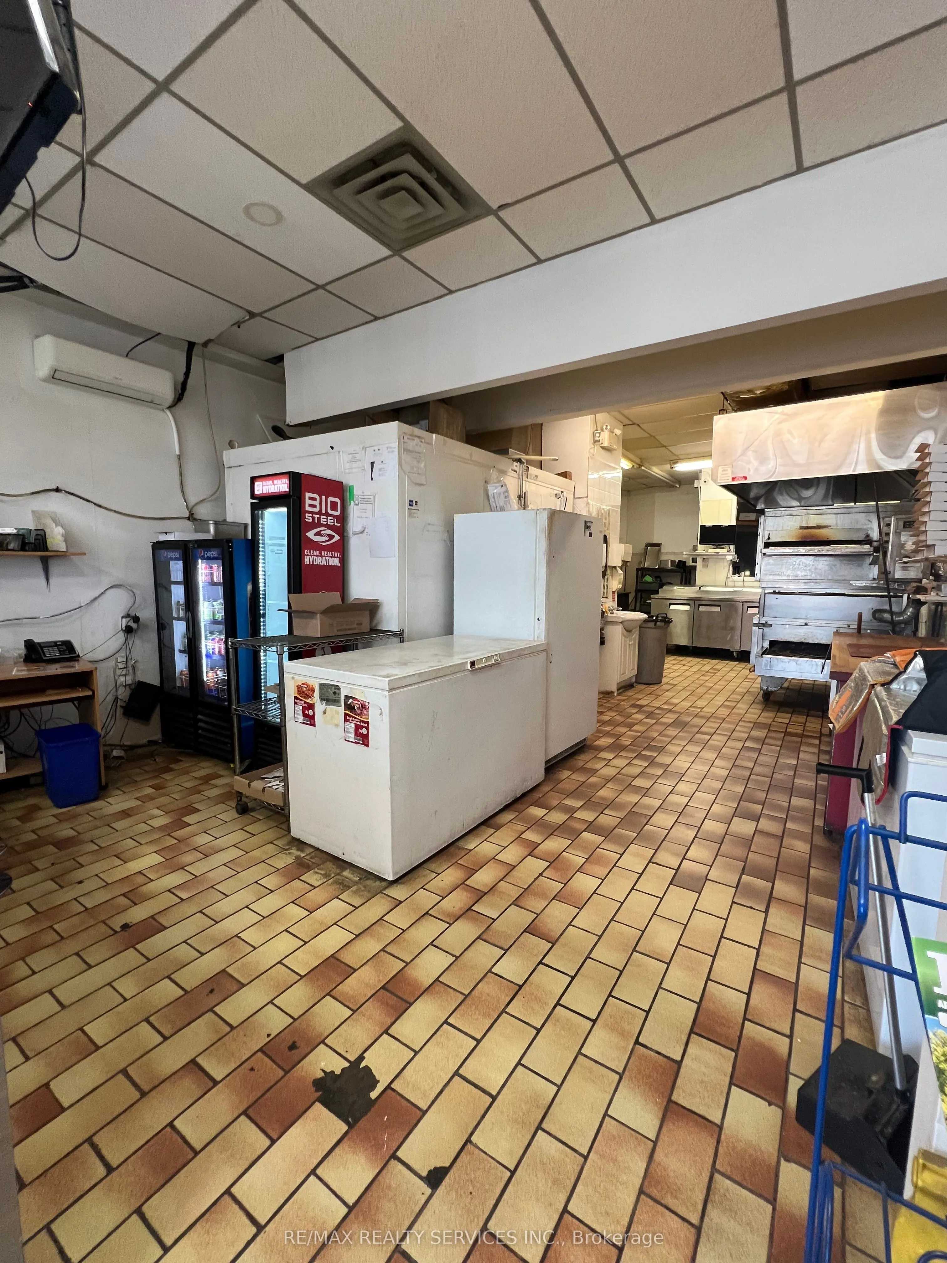 243 Wharncliffe Road N