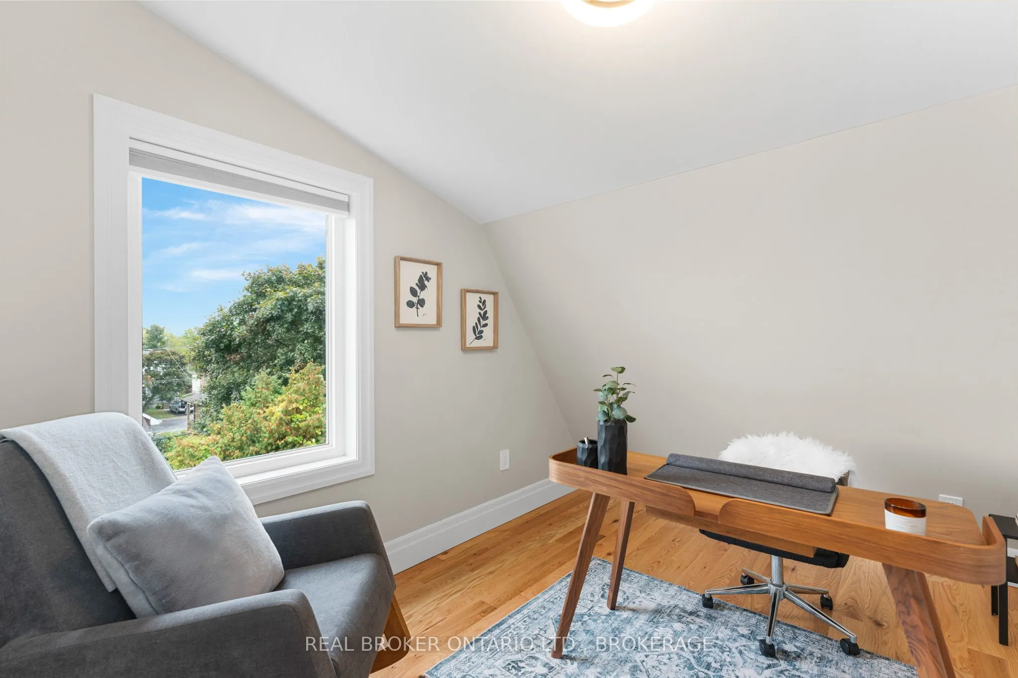 52 Dundas Street