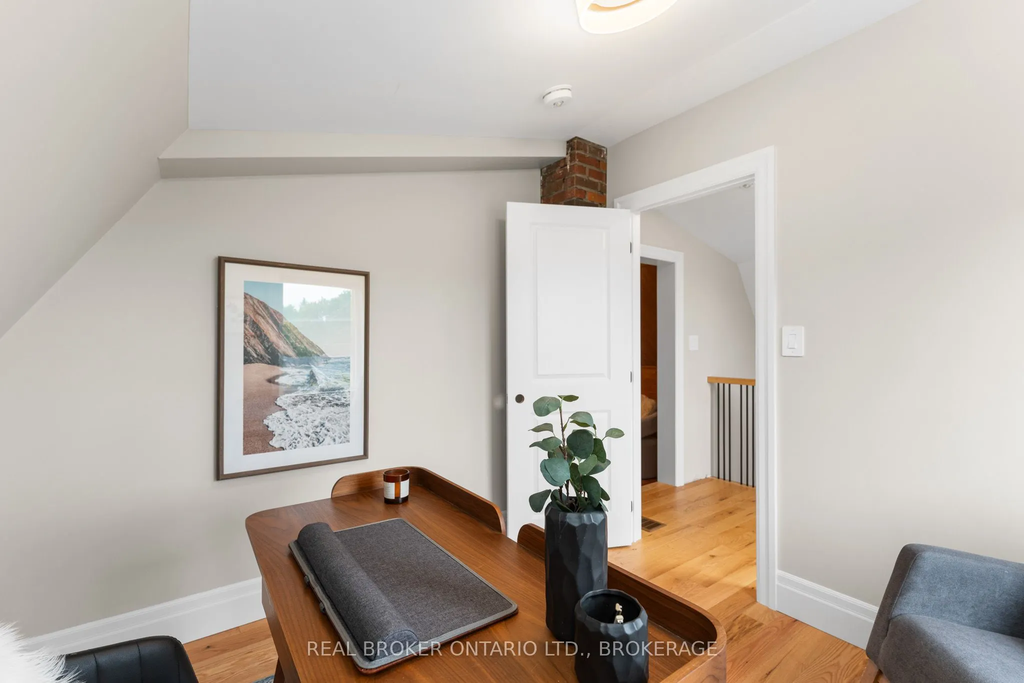 52 Dundas Street