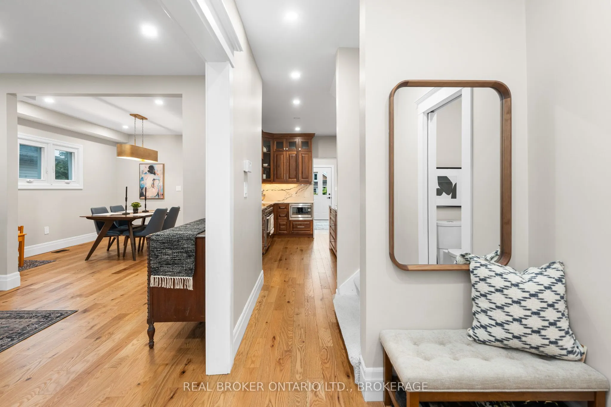 52 Dundas Street