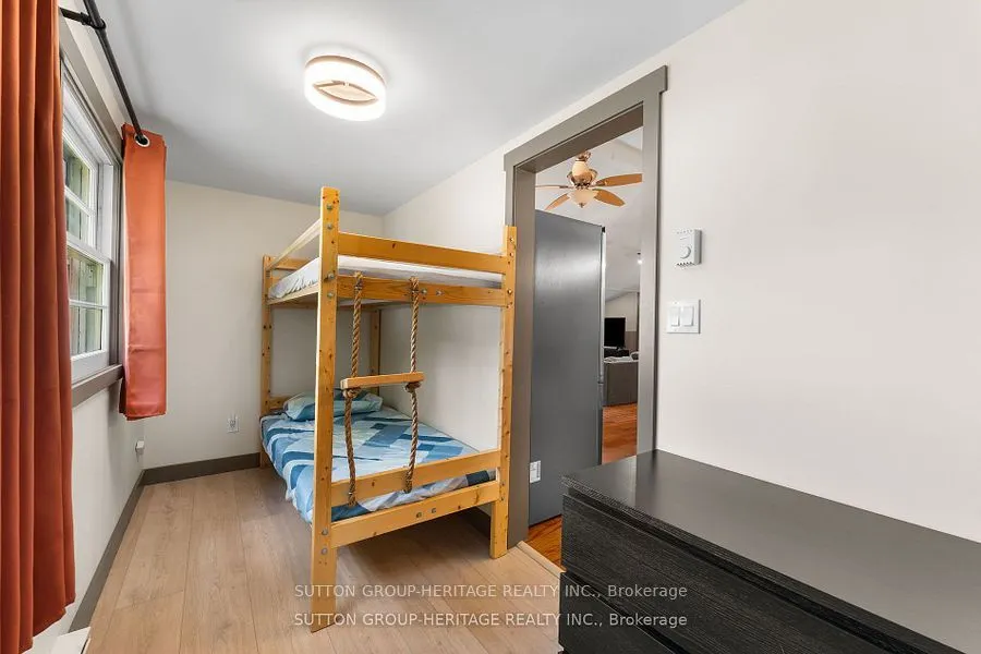 682 North Shore Drive E
