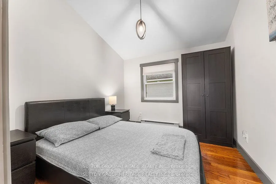682 North Shore Drive E