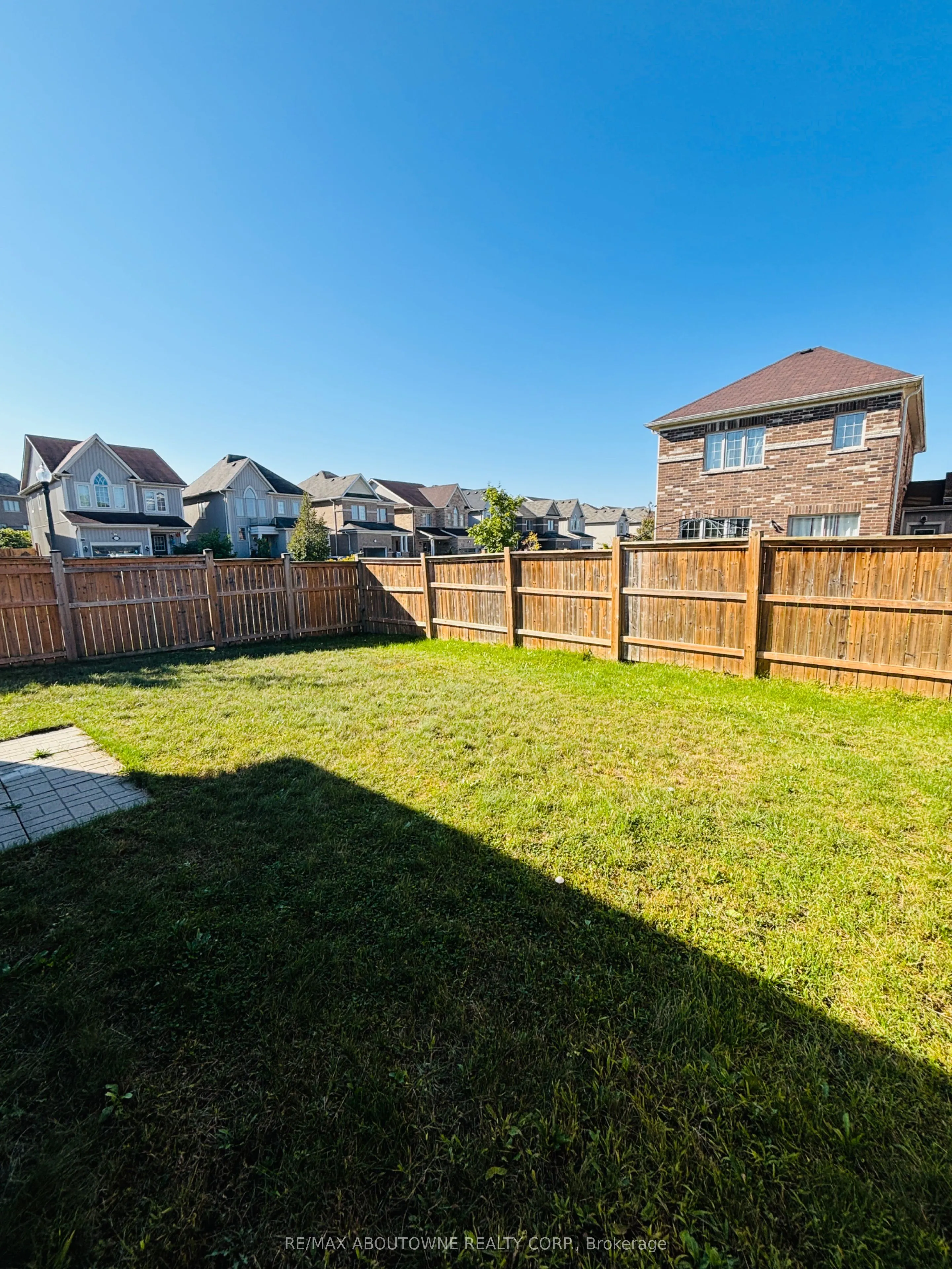 676 Baldwin Crescent