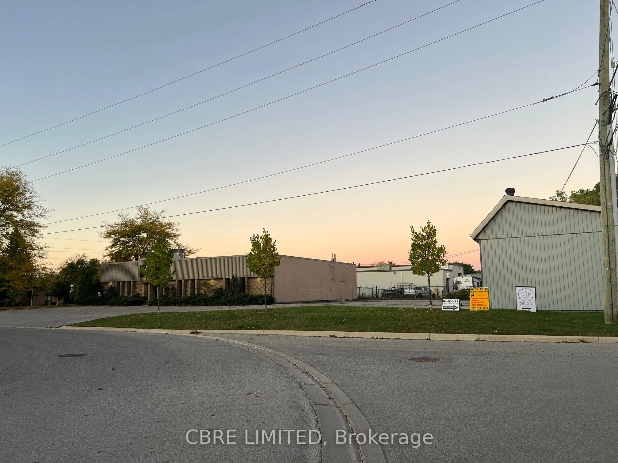 1535 North Routledge Park