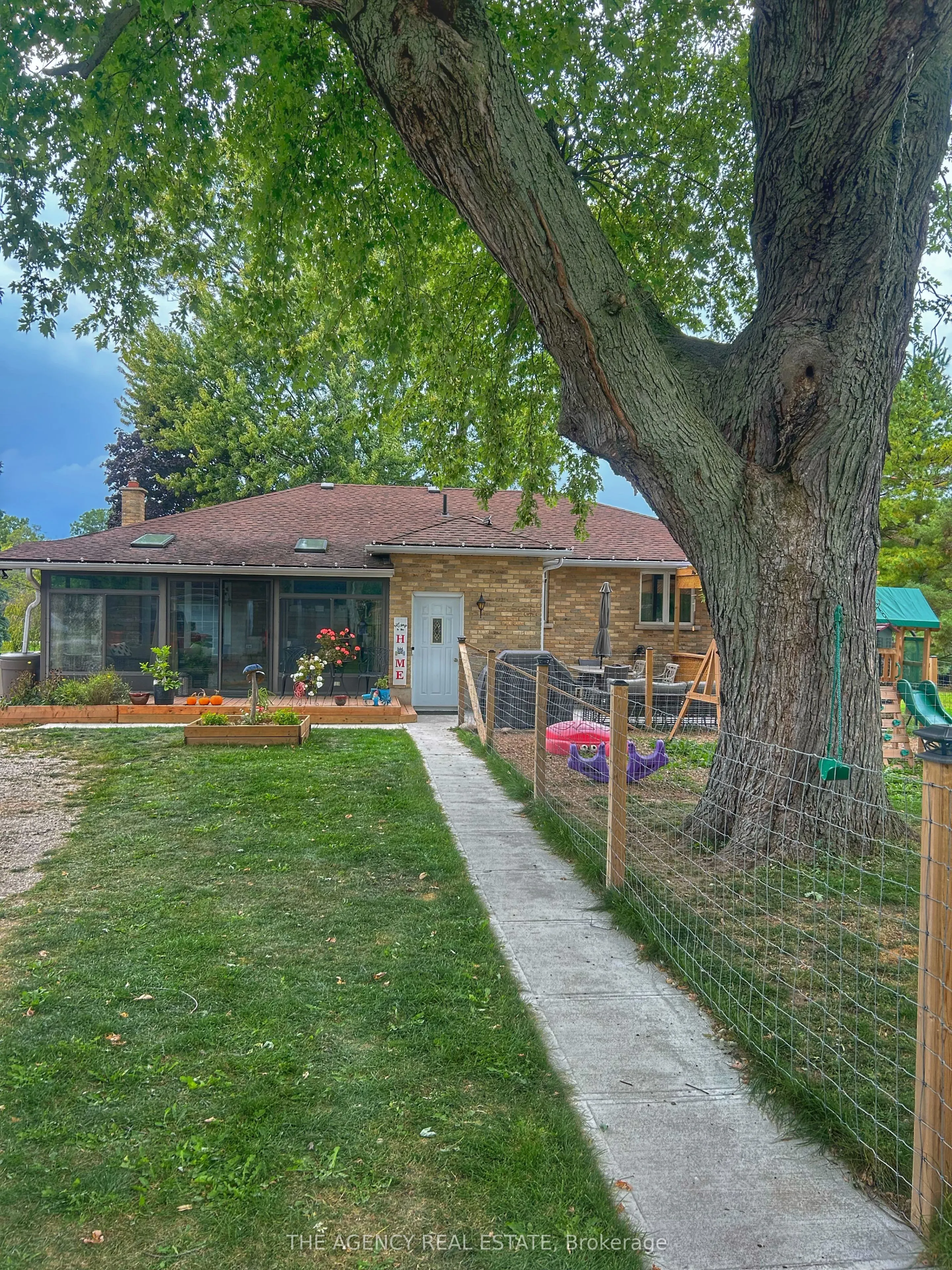 75652 Bluewater Highway