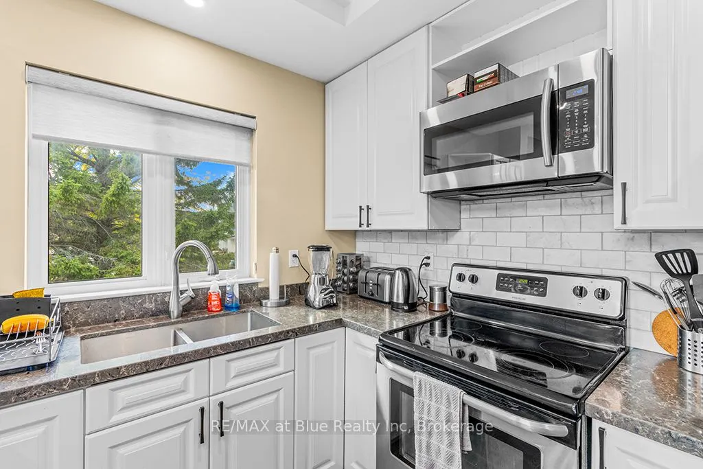110 KELLIE'S Way, #1