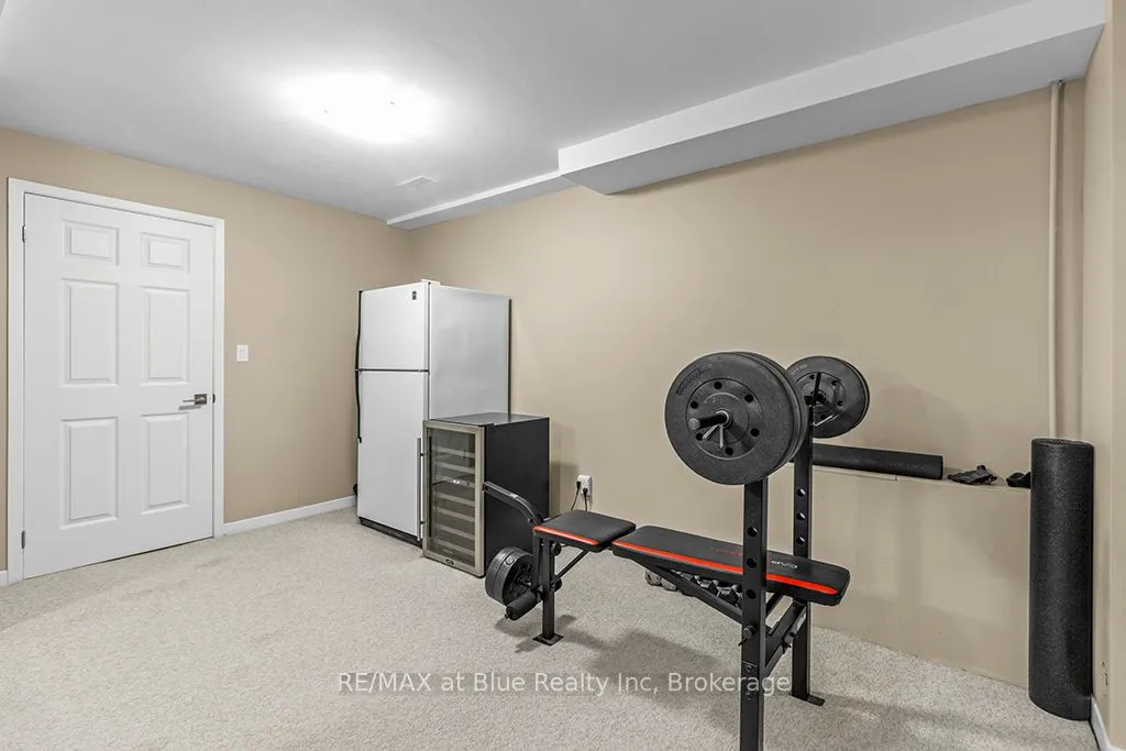 110 KELLIE'S Way, #1