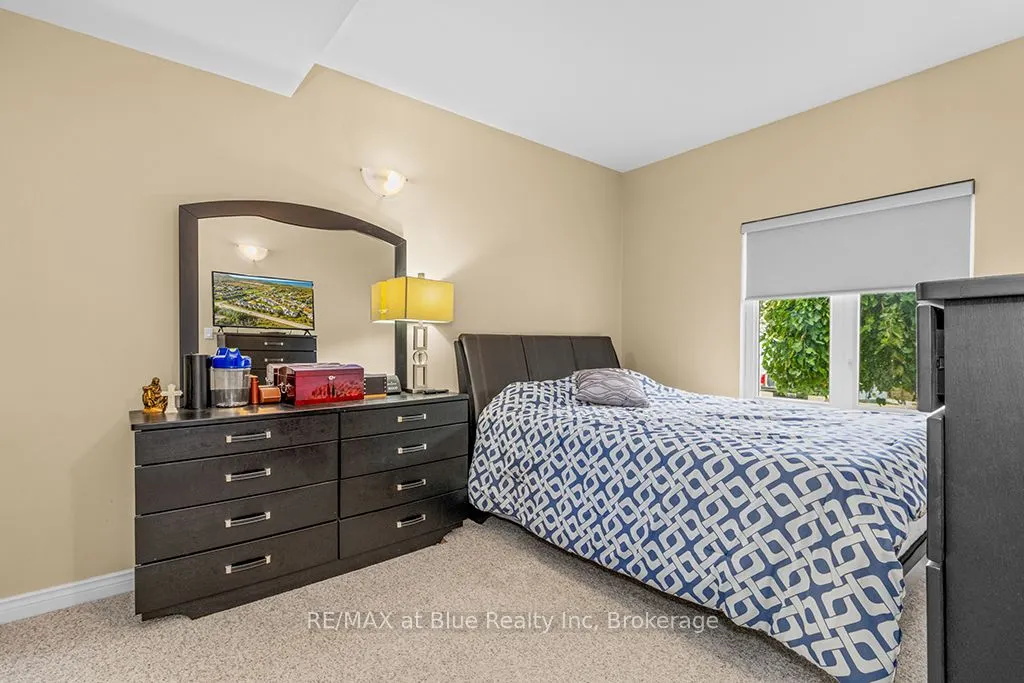 110 KELLIE'S Way, #1