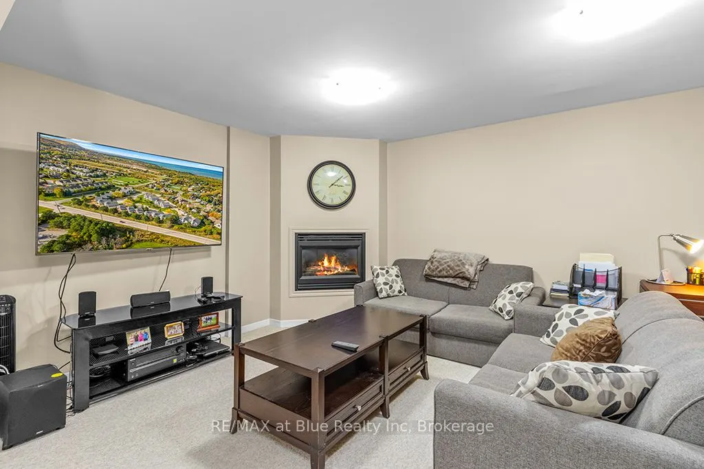110 KELLIE'S Way, #1
