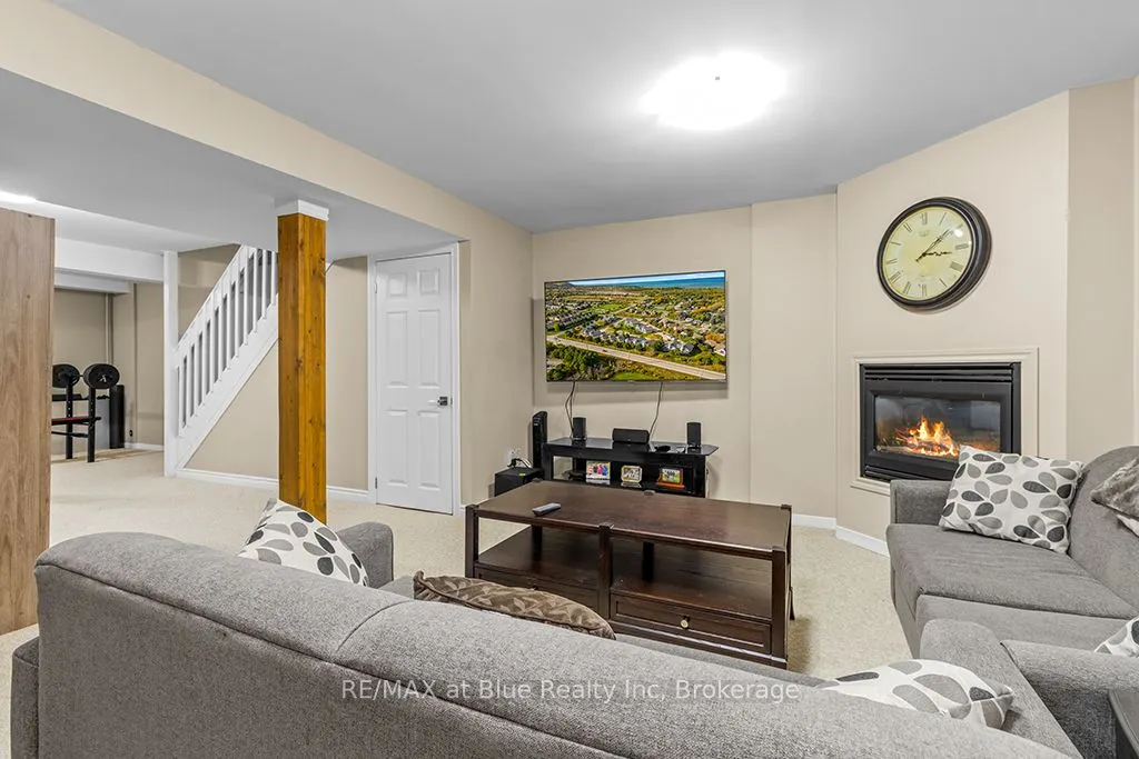 110 KELLIE'S Way, #1
