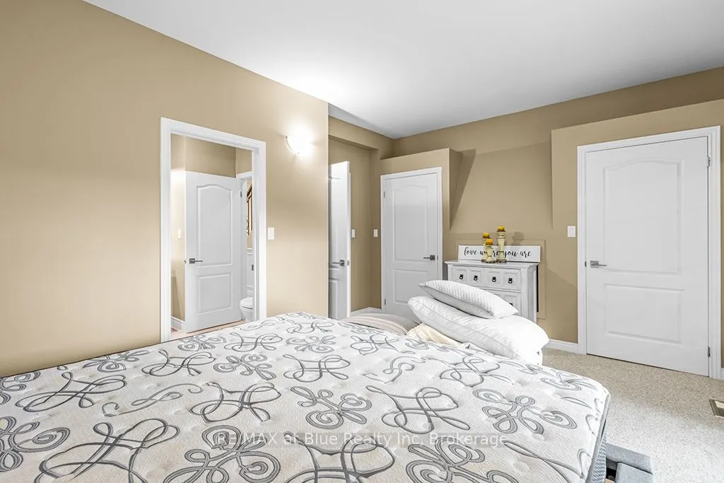 110 KELLIE'S Way, #1
