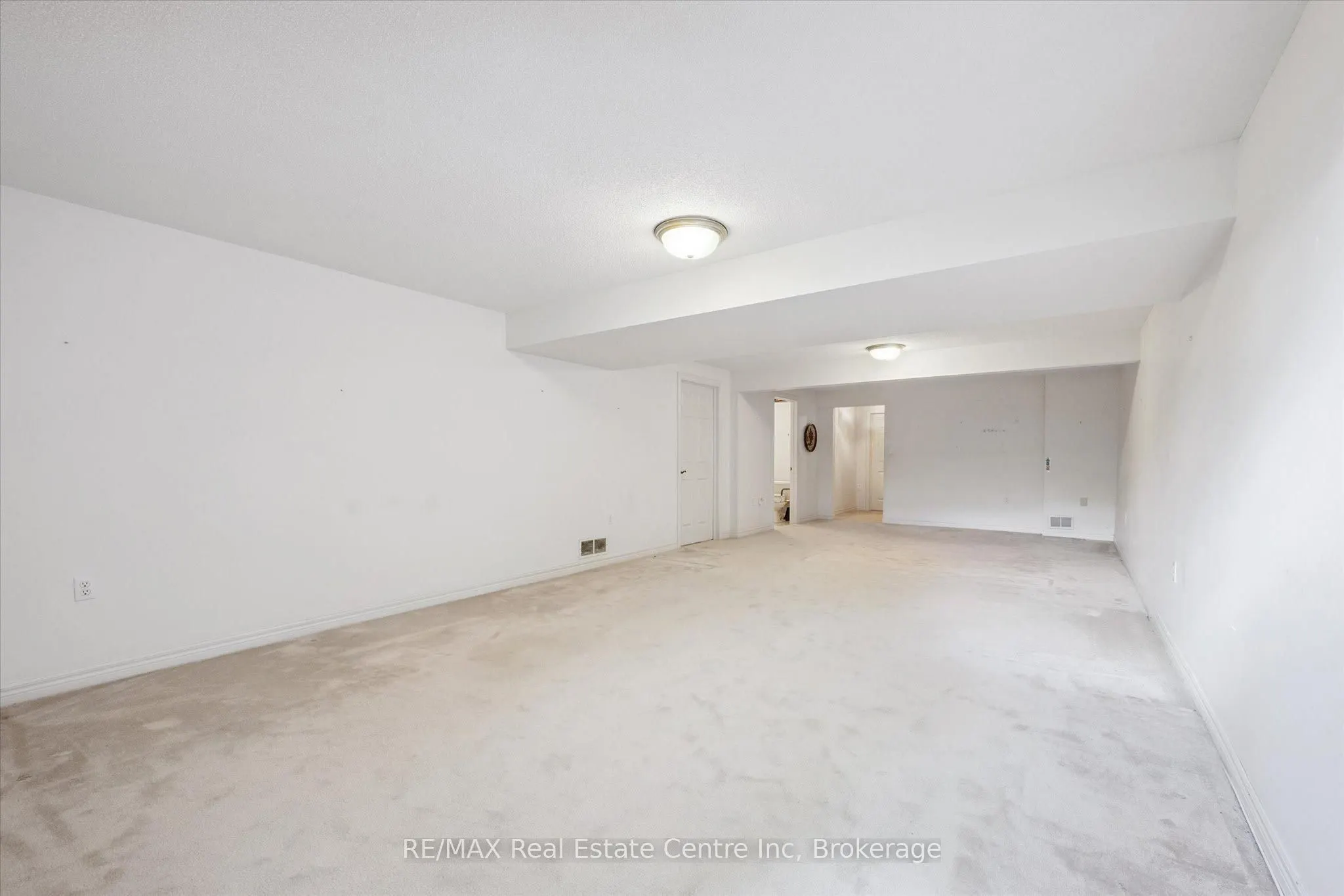 3 GARDENVIEW Court