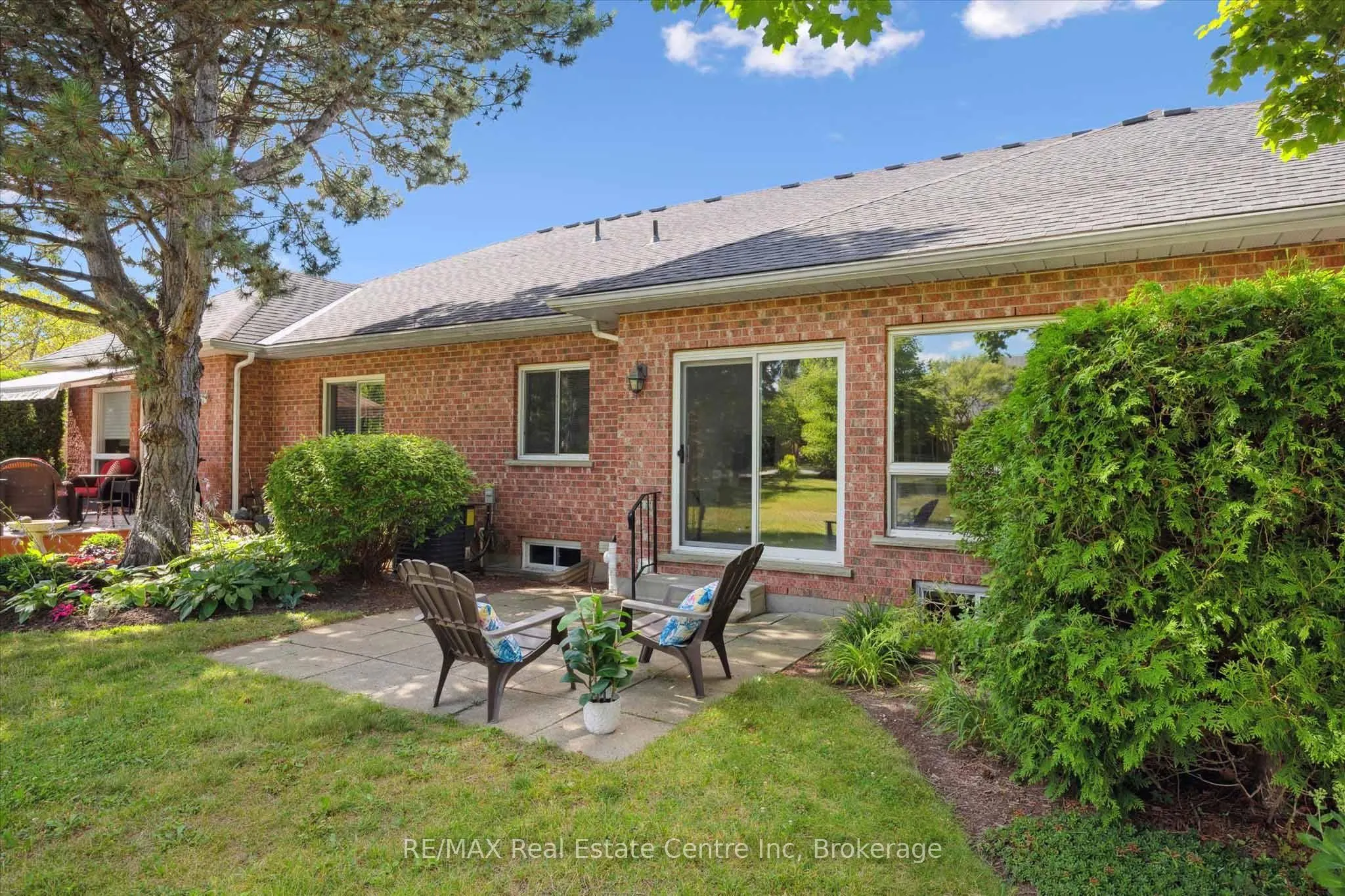 3 GARDENVIEW Court
