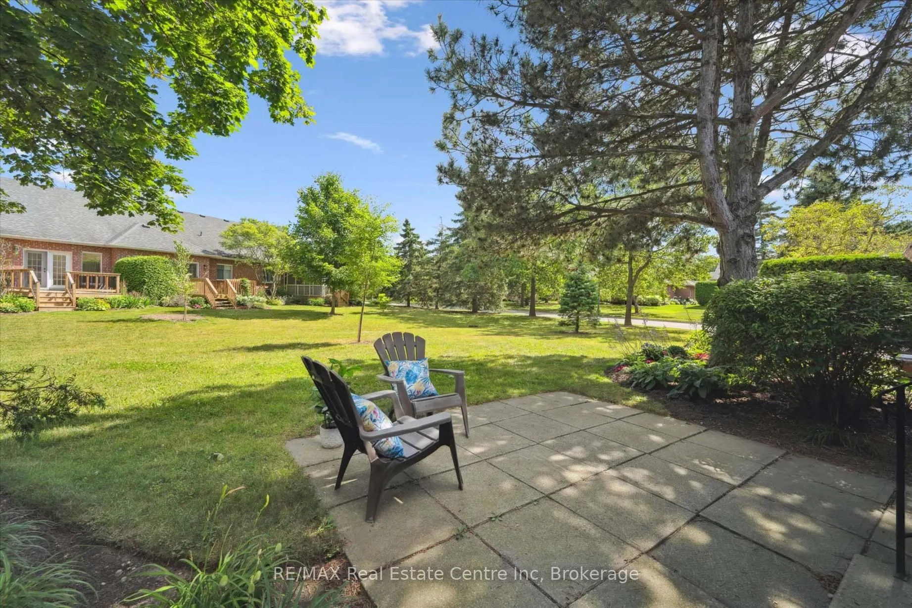 3 GARDENVIEW Court