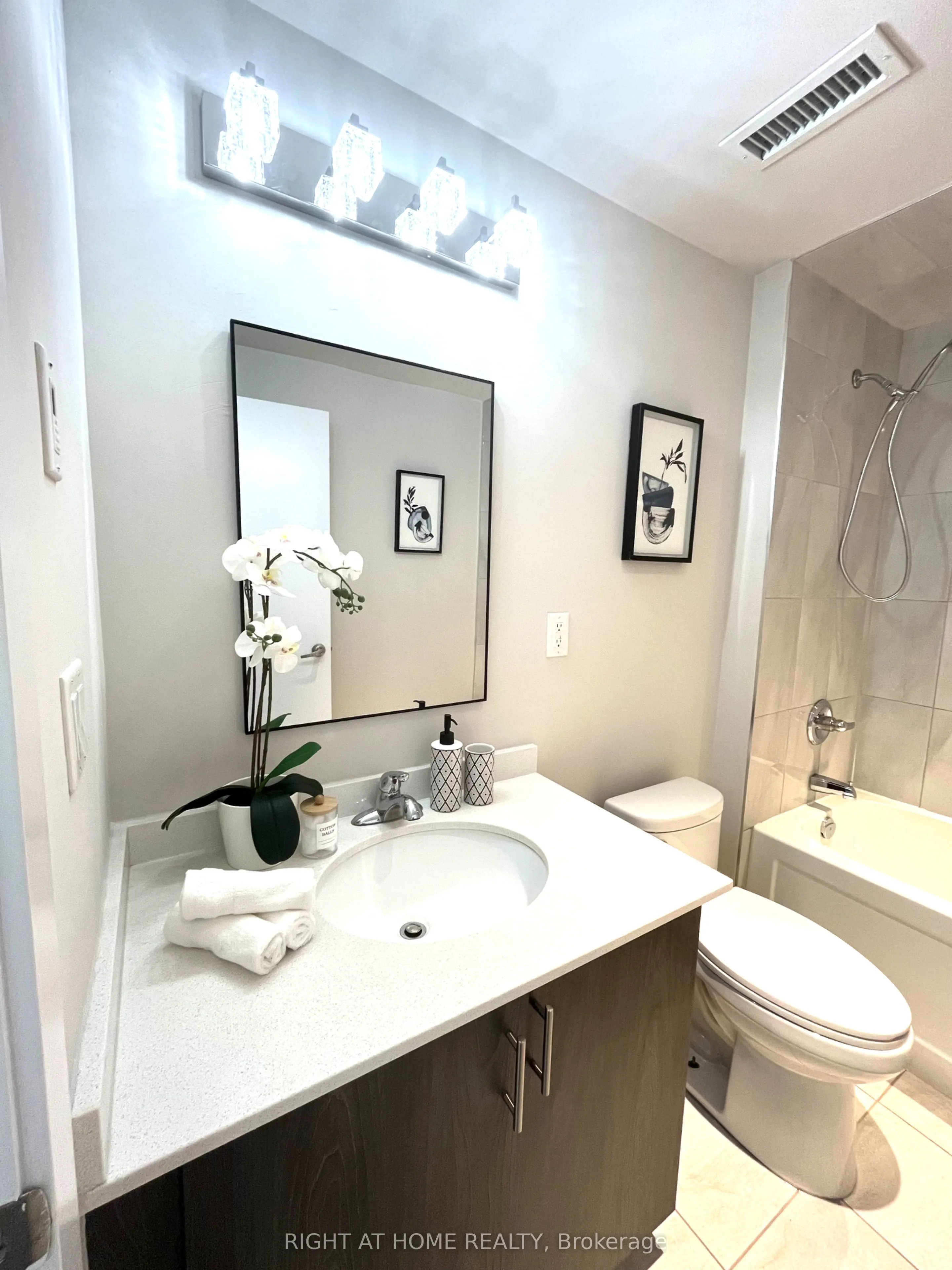 16 Markle Crescent, #214