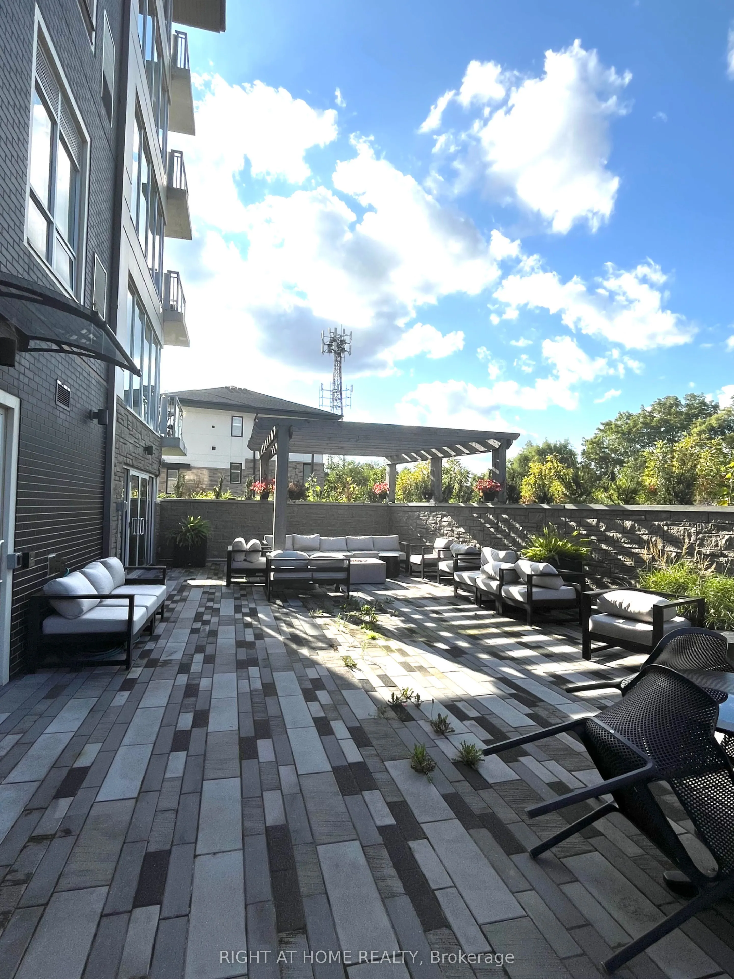 16 Markle Crescent, #214
