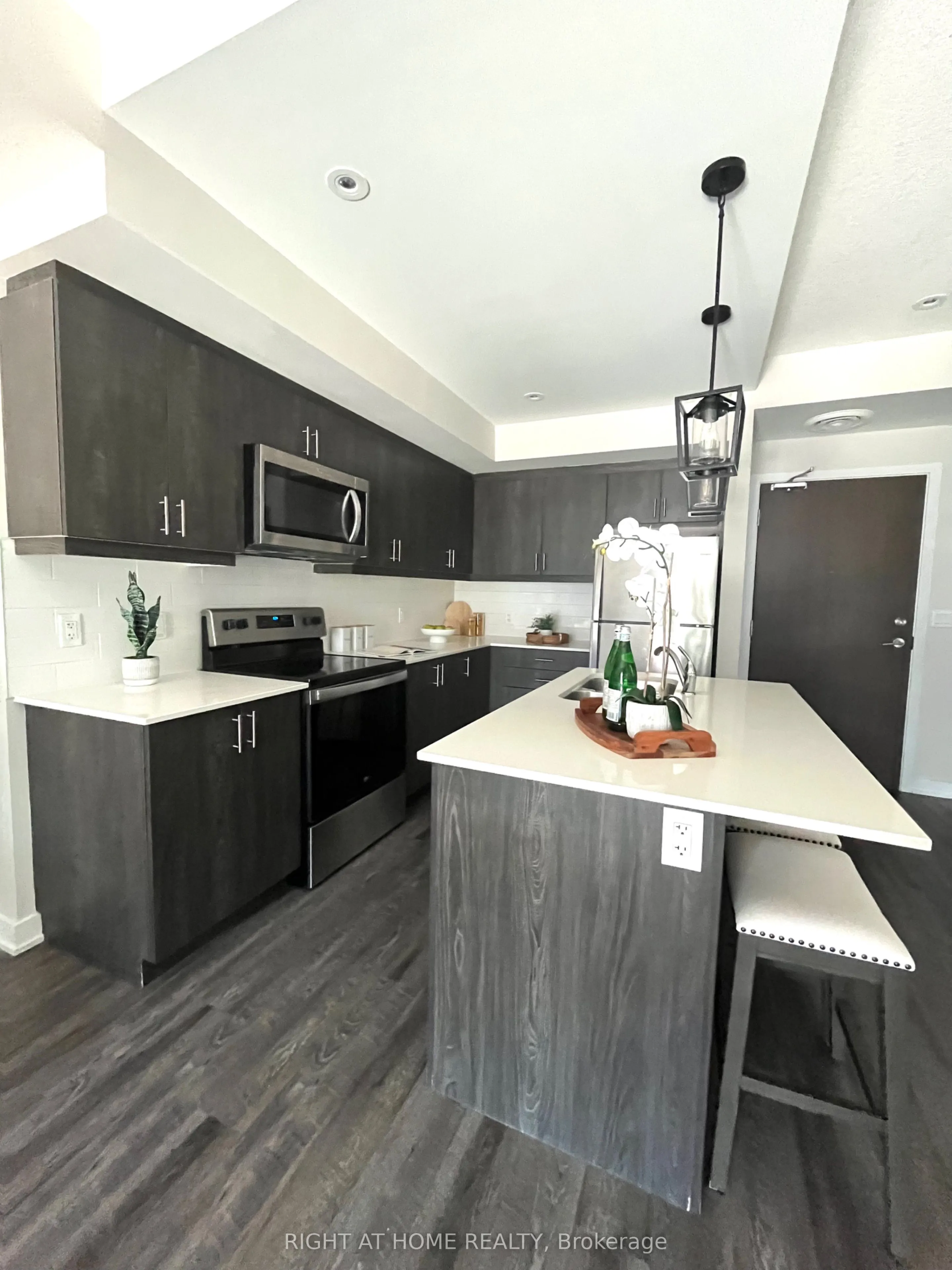 16 Markle Crescent, #214