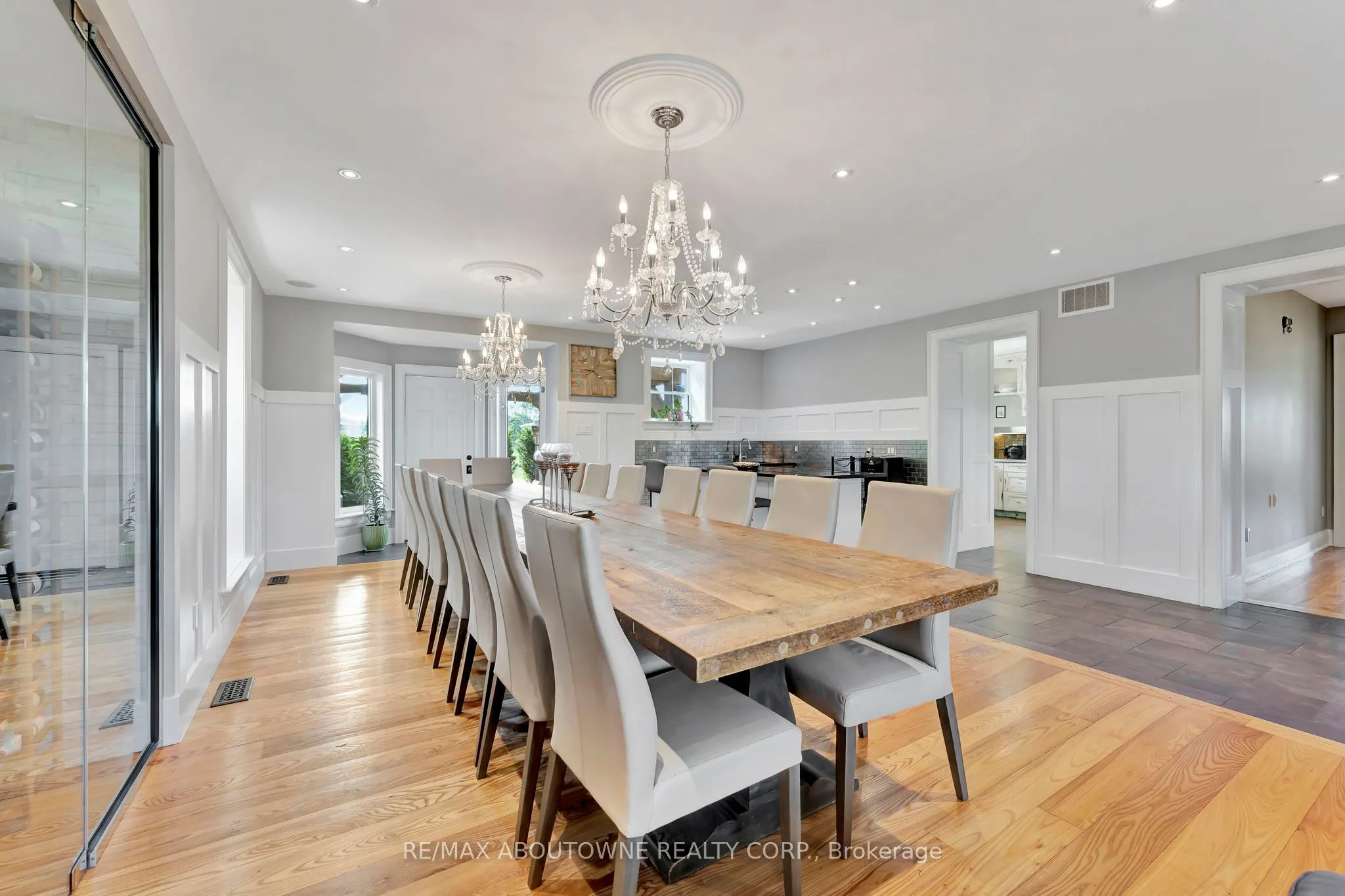 8301 Leeming Road