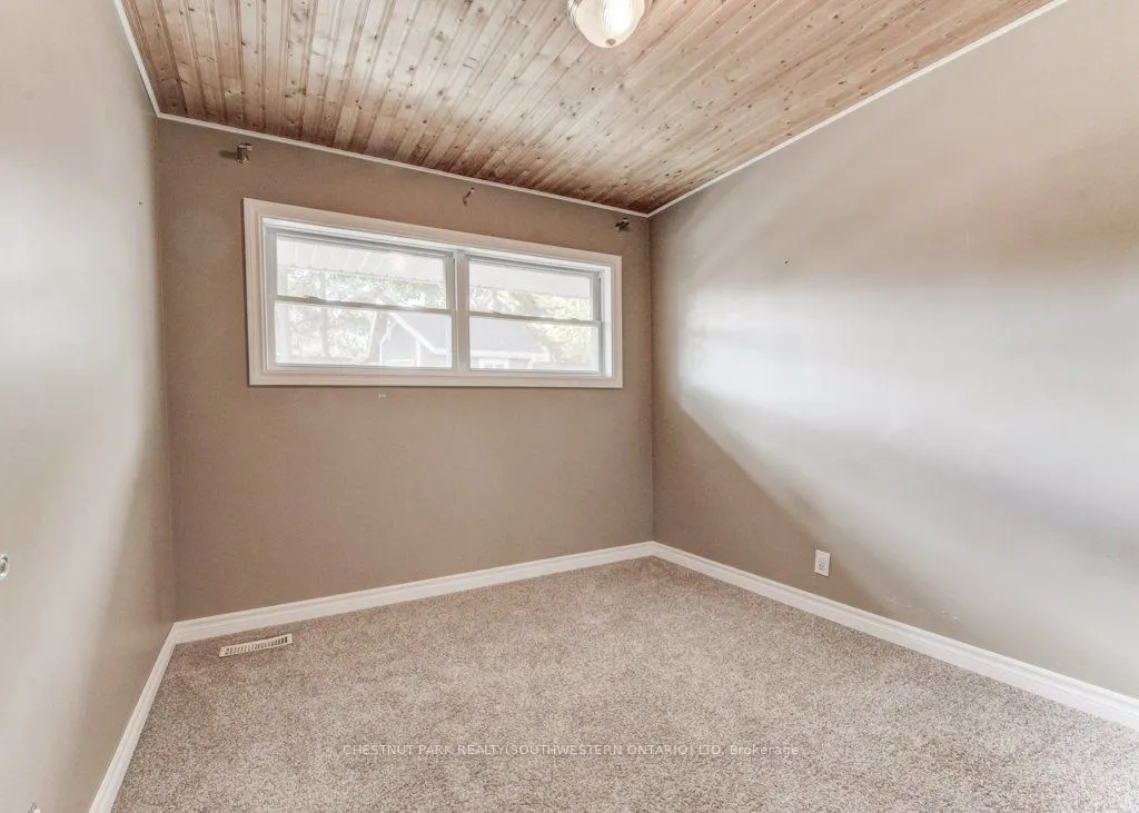 35 Vista Crescent