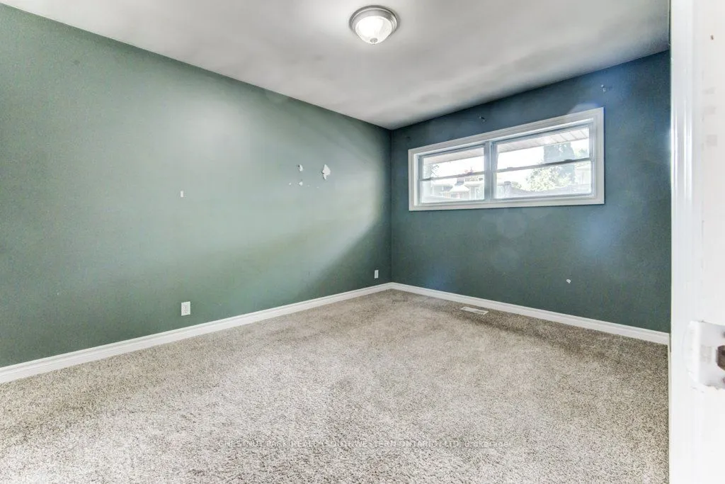 35 Vista Crescent