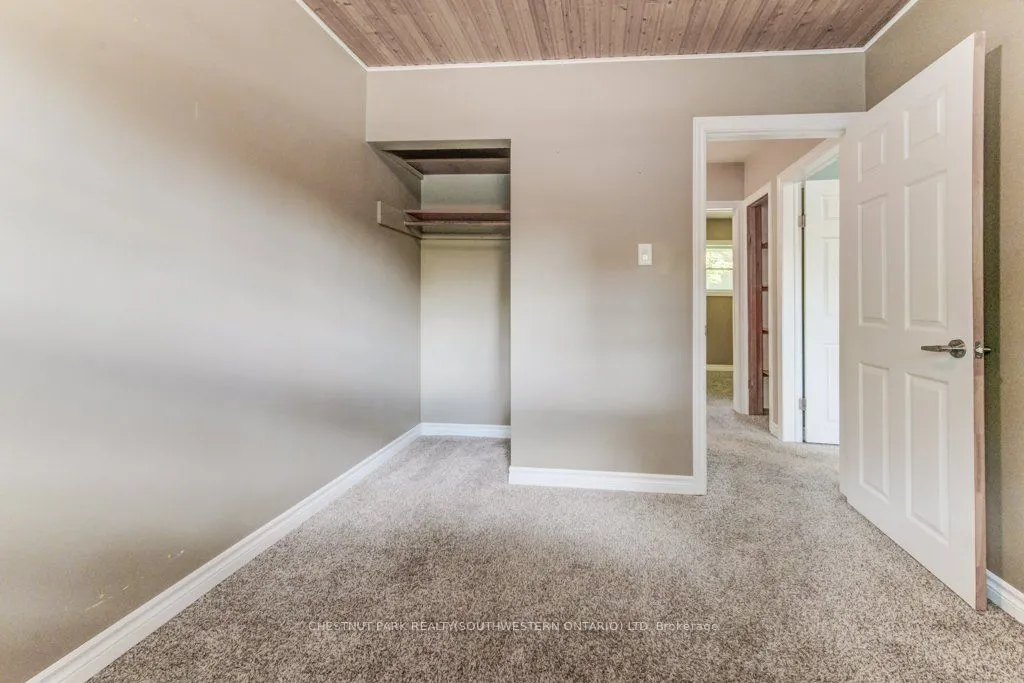 35 Vista Crescent