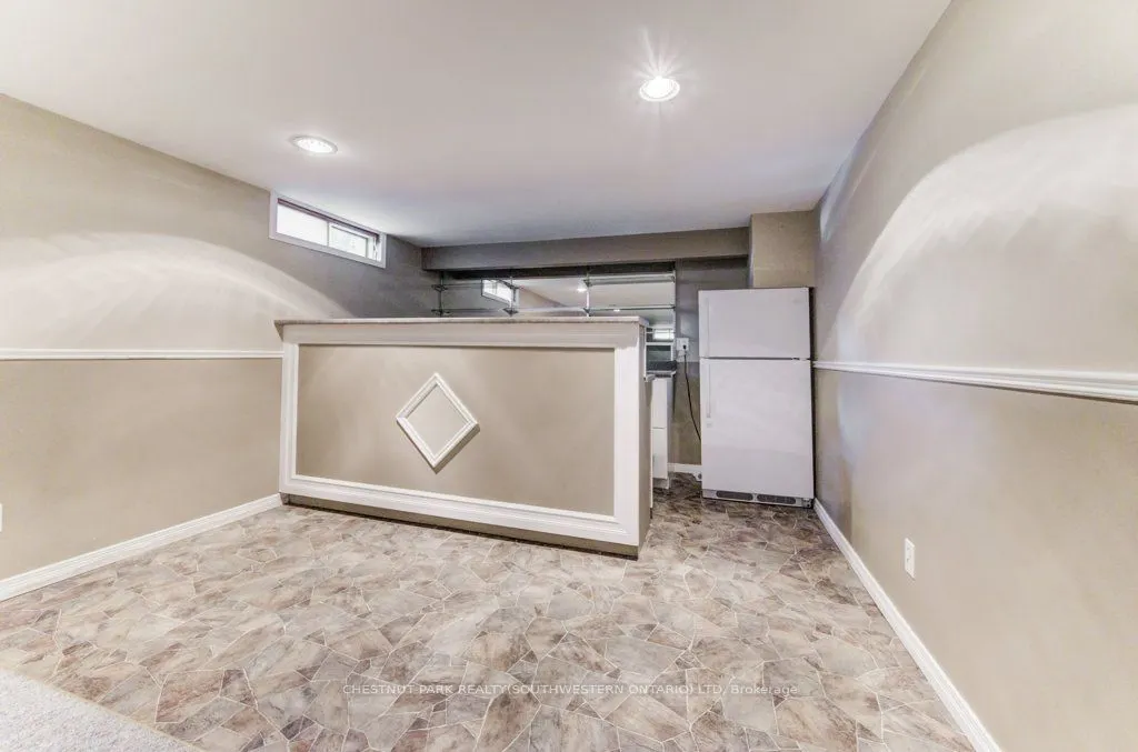 35 Vista Crescent